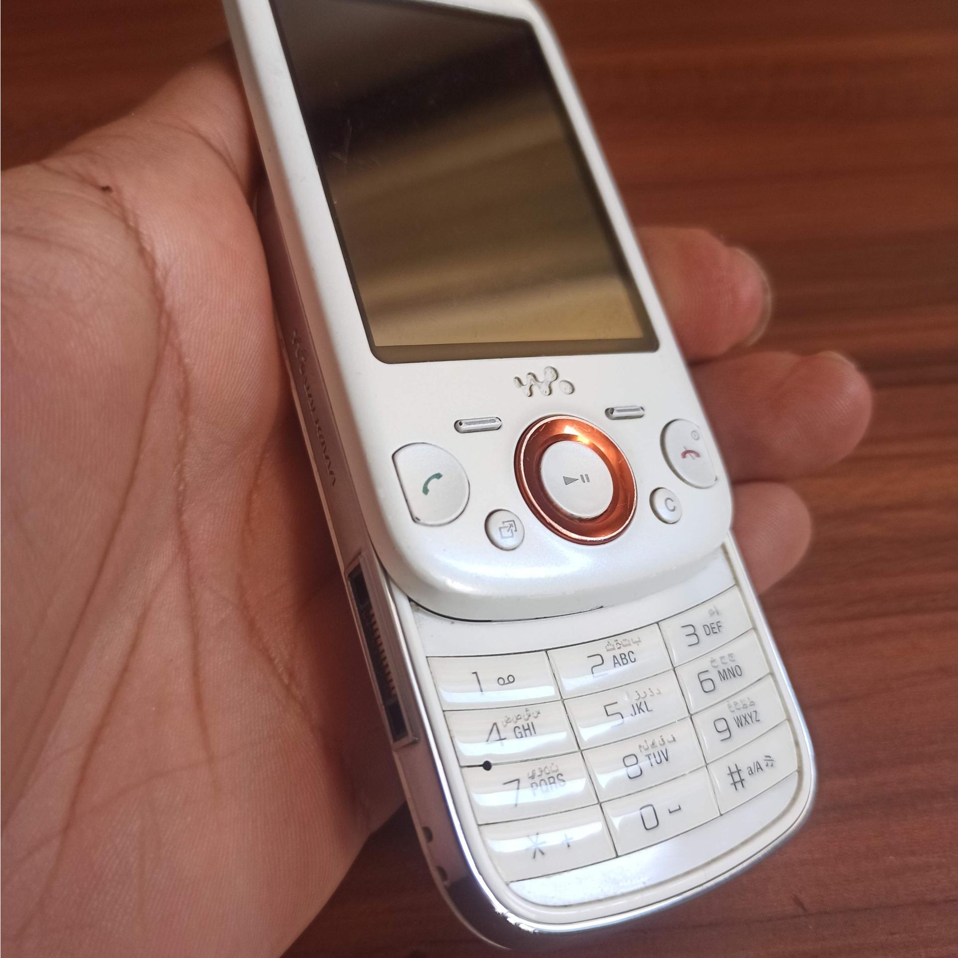 سونی اریکسون w20
