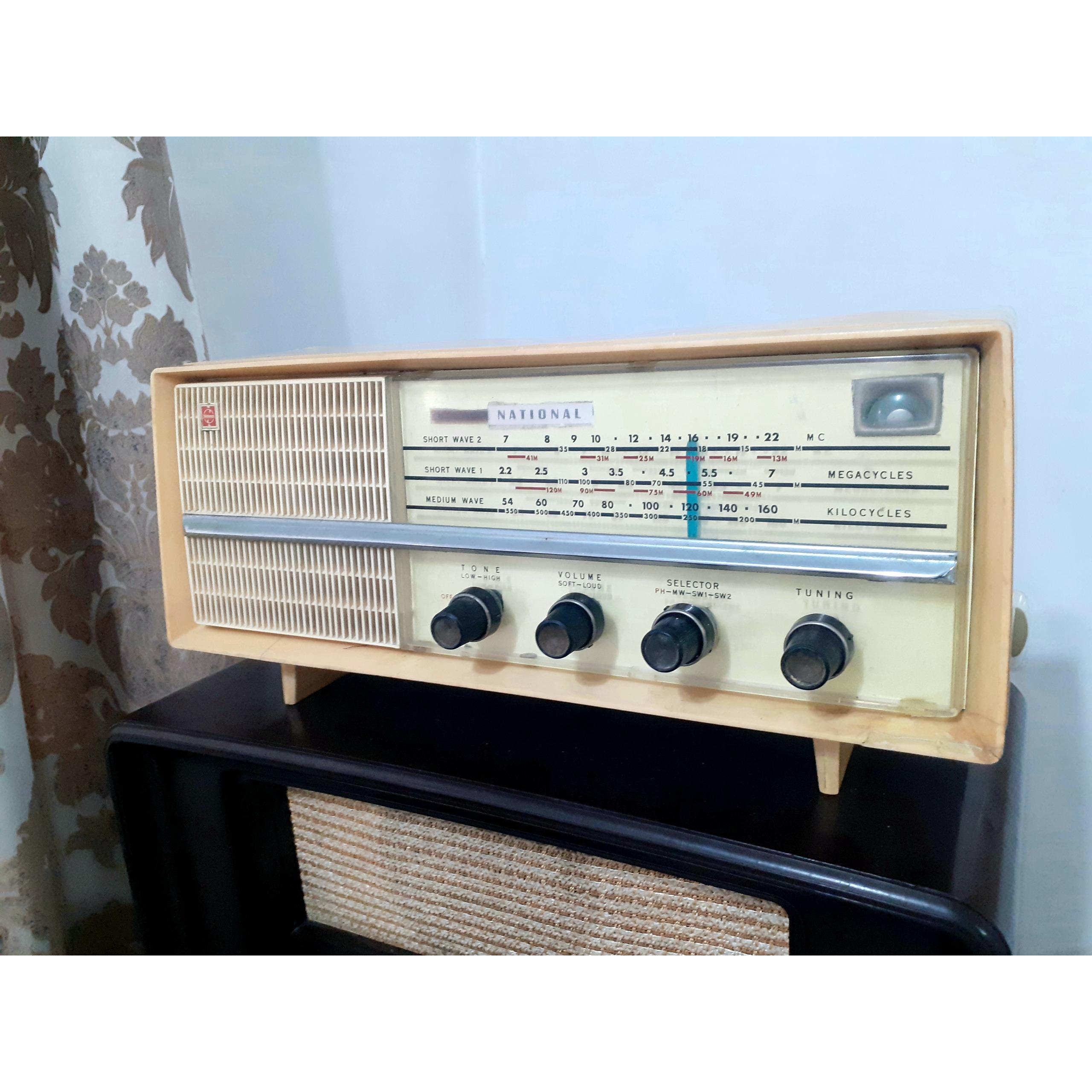 رادیو قدیمی لامپی ناسیونال