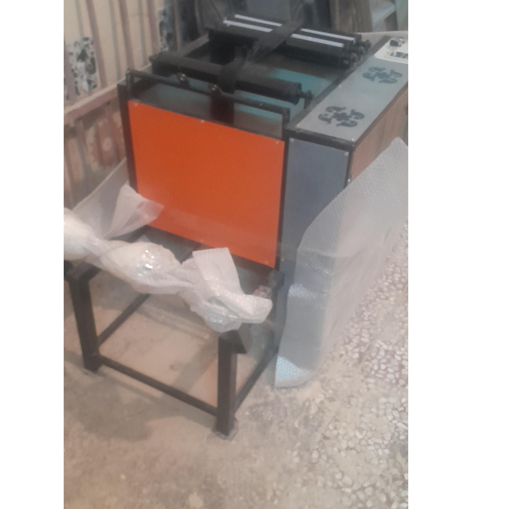 دستگاه سفره یکبار مصرف و پلاستیک زباله