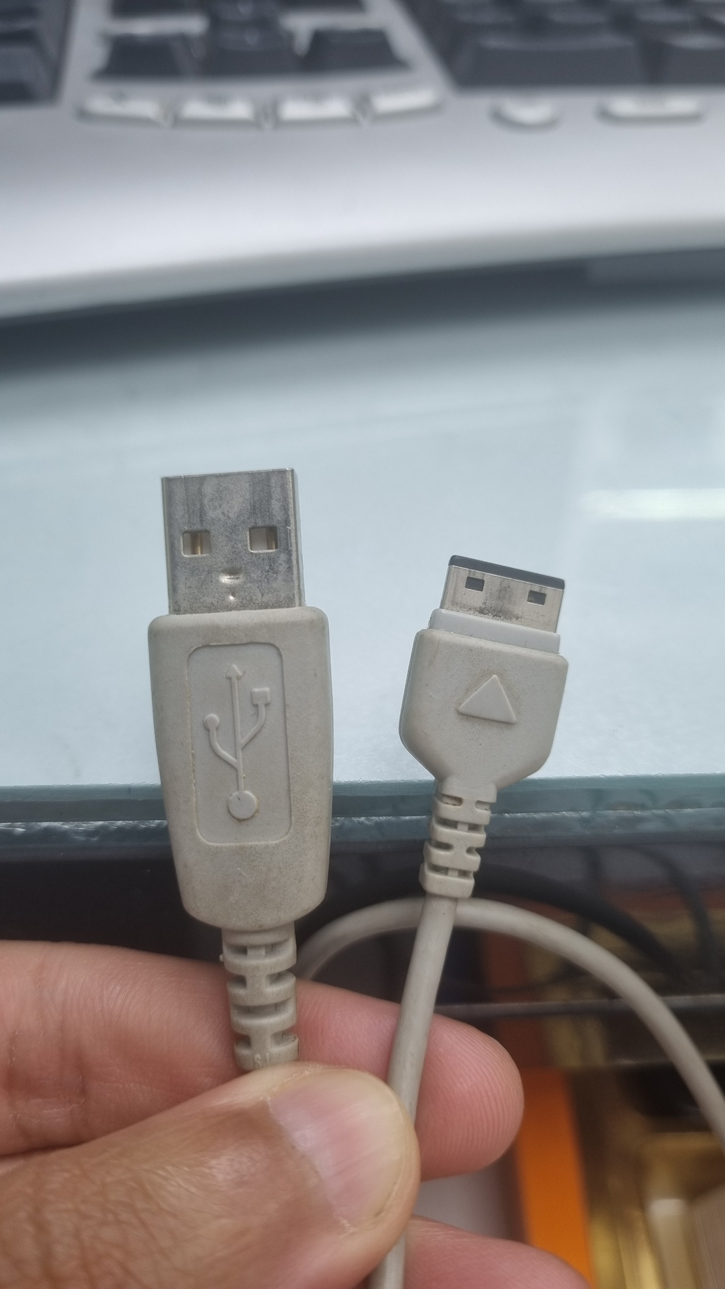 کابل USB فابریکی موبایل سامسونگ قدیمی