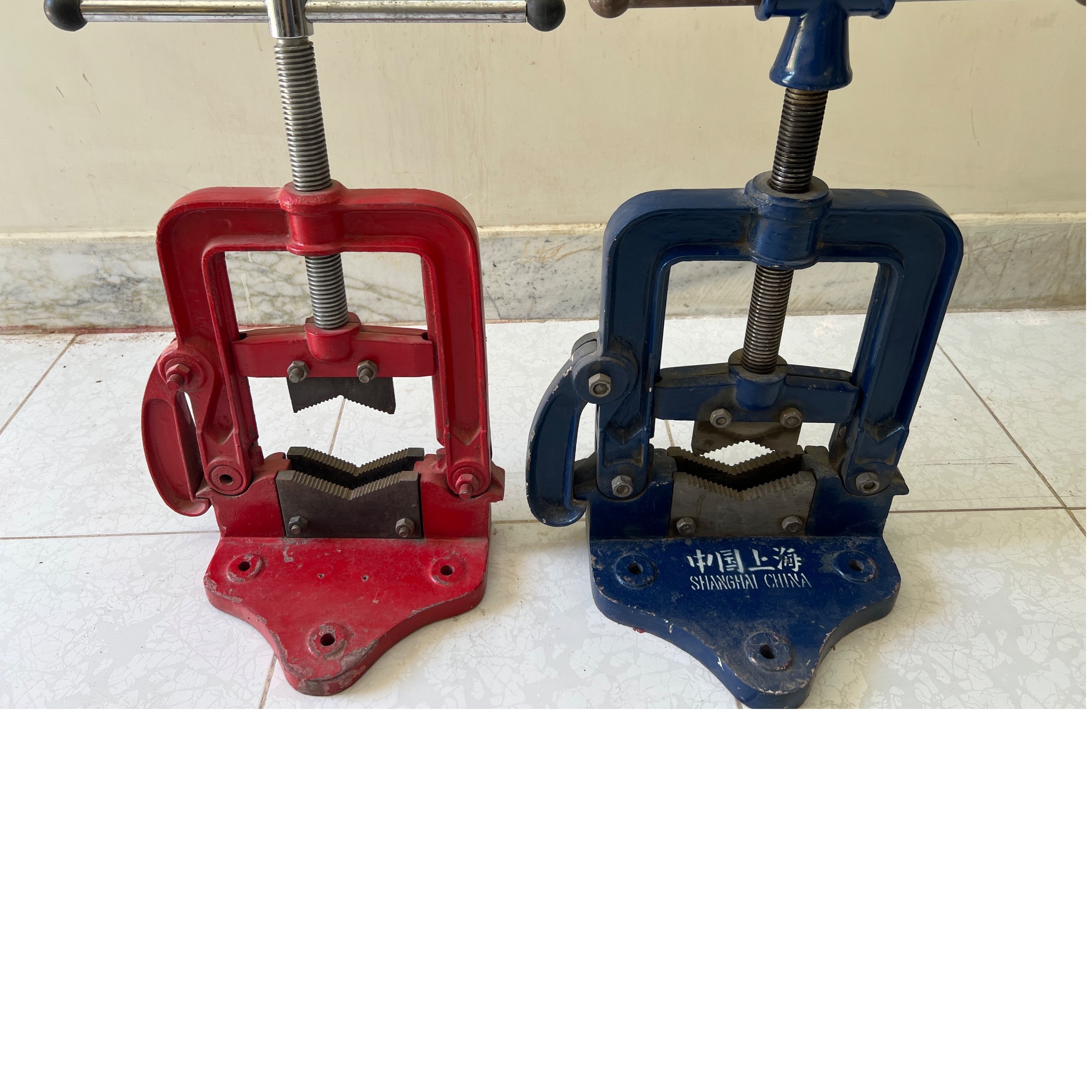 گیره لوله رومیزی چهار اینچ swordfish brand