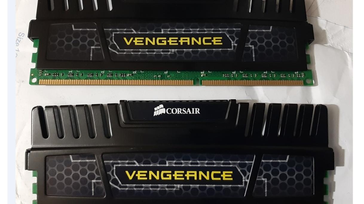 رم 16 گیگ .... CORSAIR DDR3 1600 MHZ