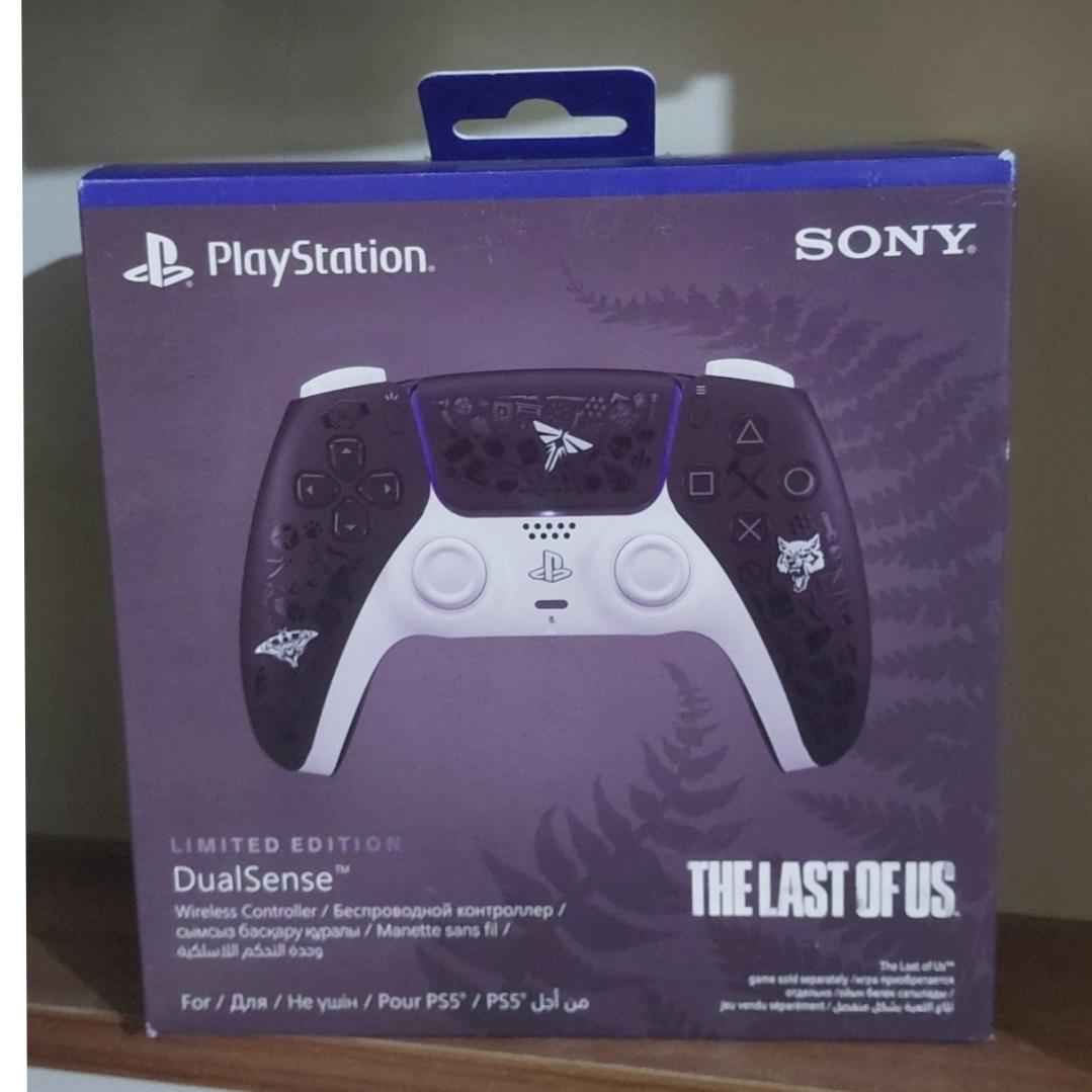 Doal sense the last of us limited edition ps5