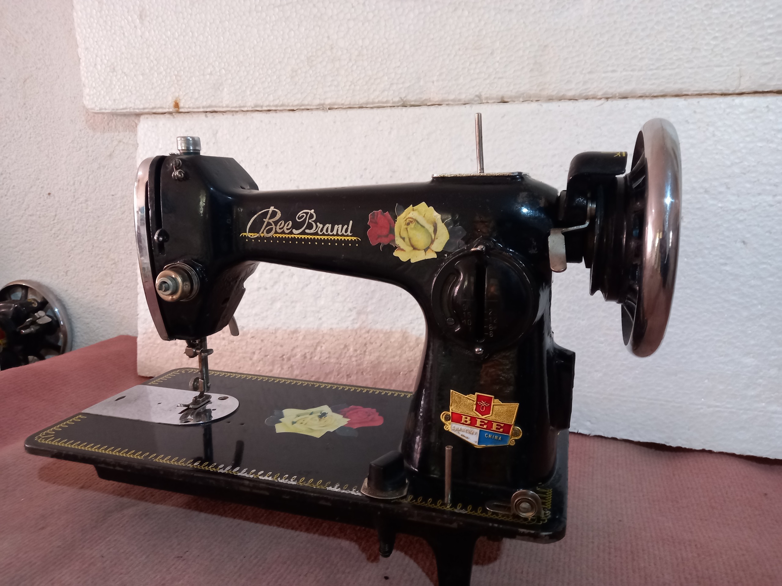 چرخ خیاطی مارک گل