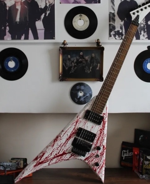 گیتار الکتریک Flying V blood custom