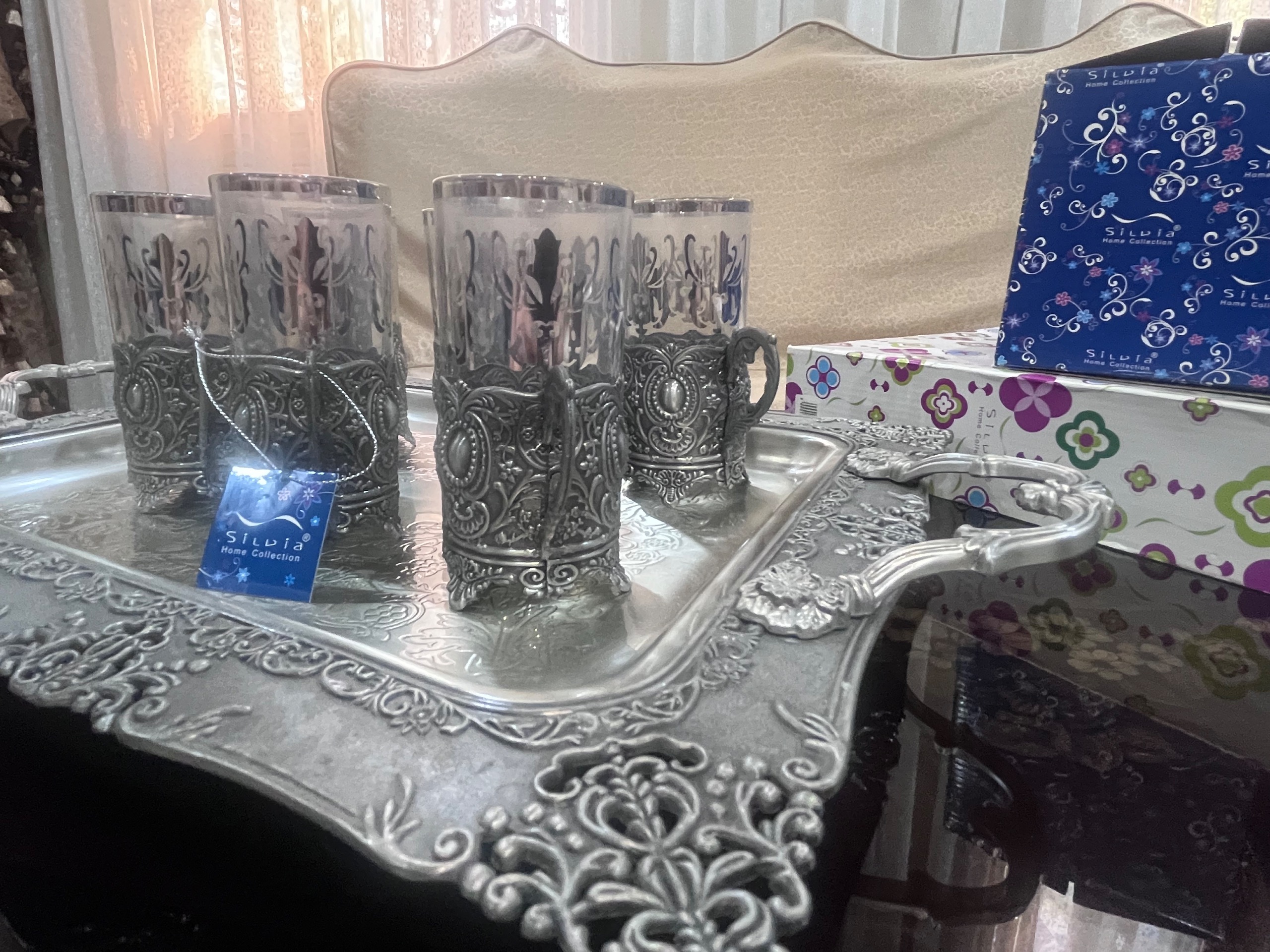 نیم لیوان و انگاره پیوتر با سینی ست از برند silvia
