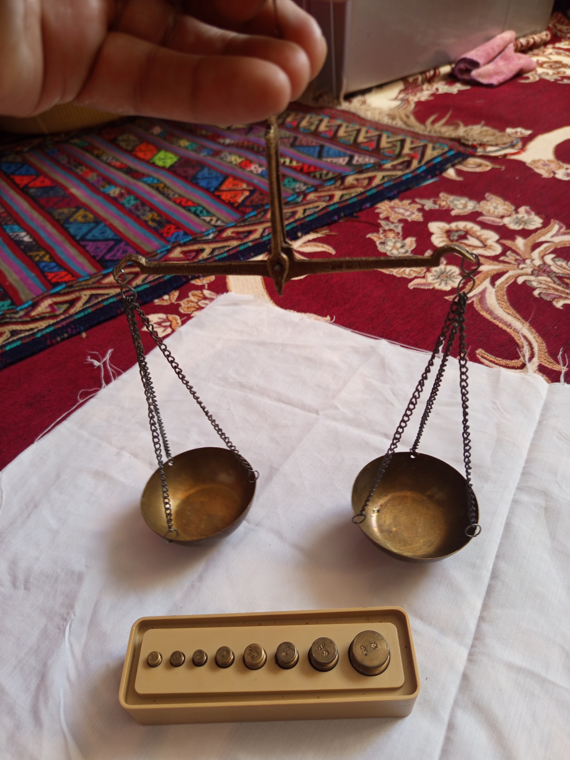 ترازو 100گرمی دسته برنزی همراه وزنه