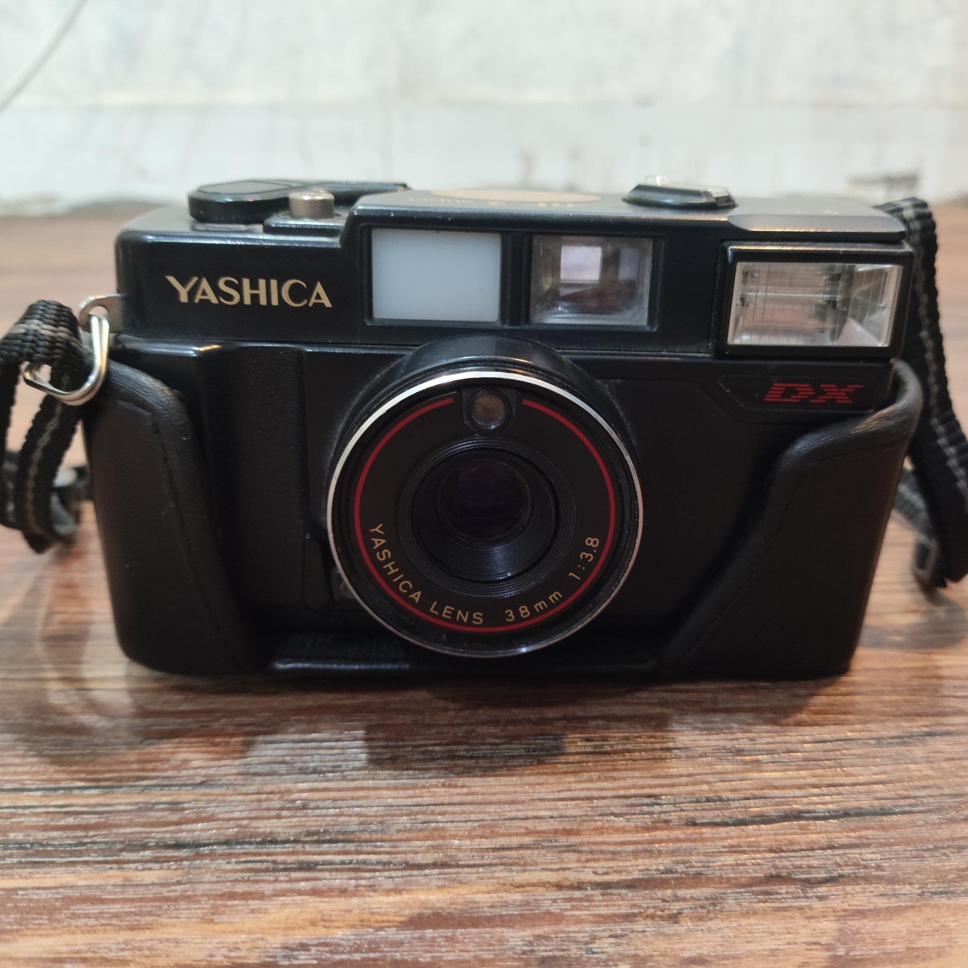 دوربین قدیمی عتیقه اصل ژاپن سالم Yashica با کاور