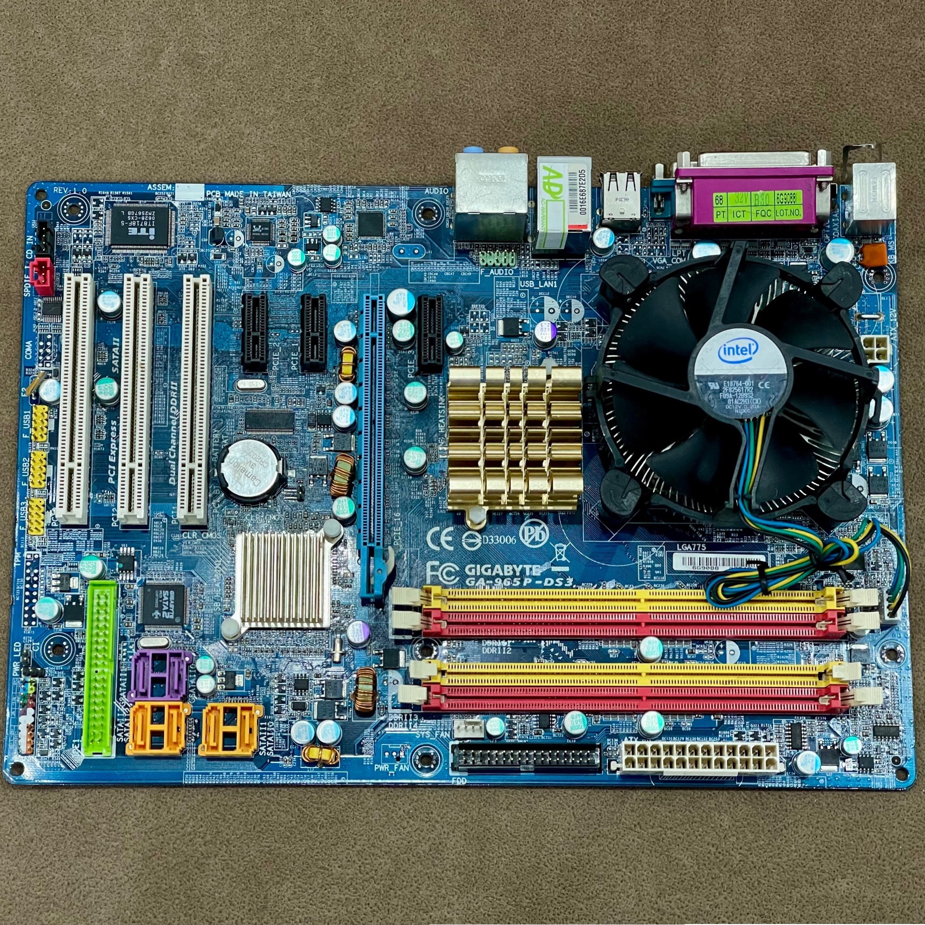 باندل مادربورد گیگابایت GA-965p-DS3 با CPU و فن