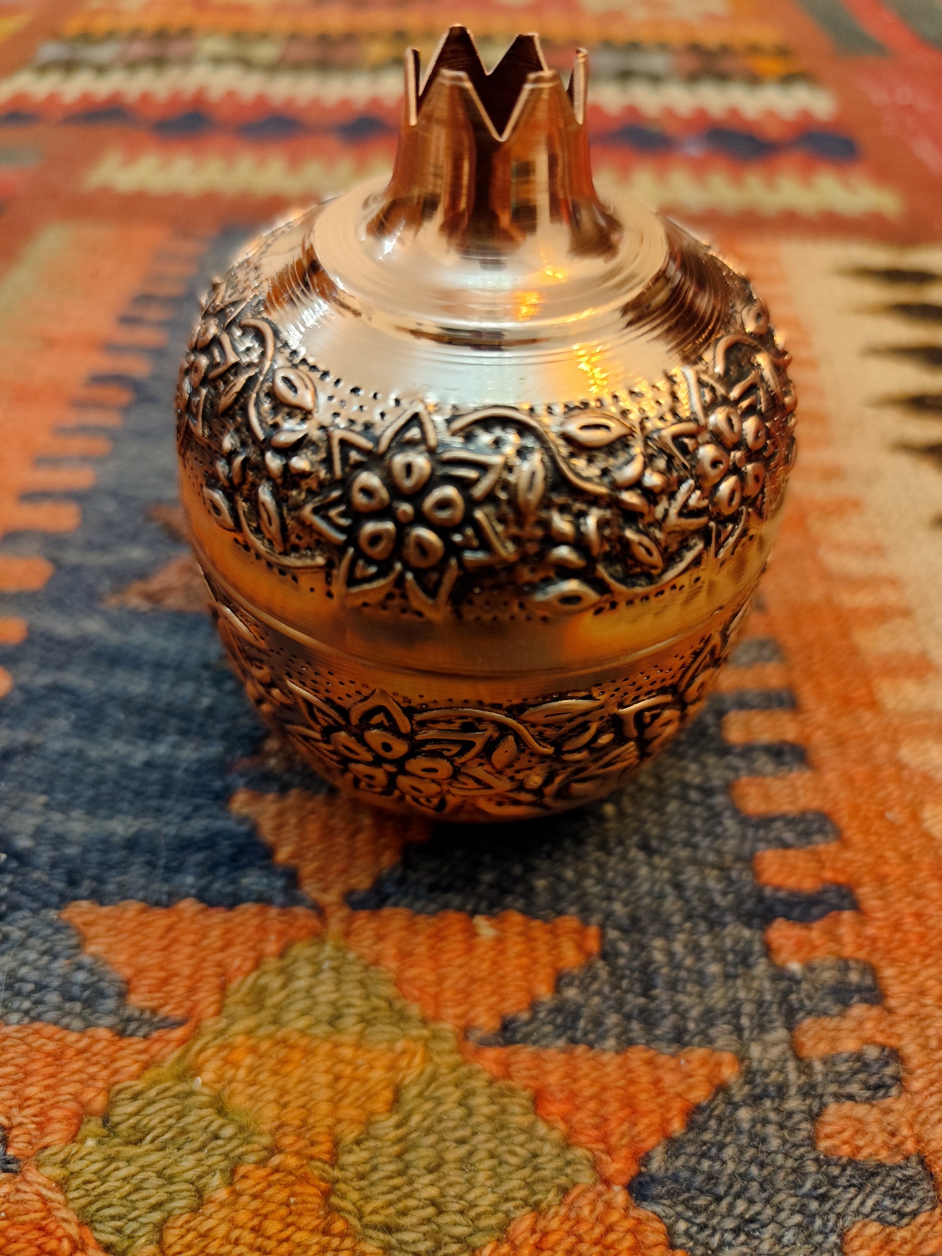 قندان انار مسی گلبرگ برجسته