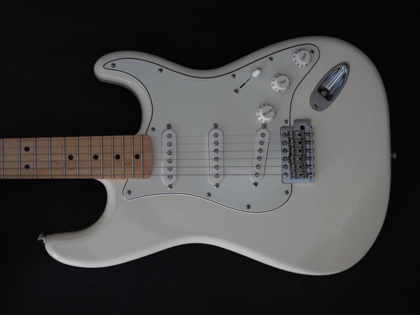 گیتارالکتریک Fender stratocaster standard