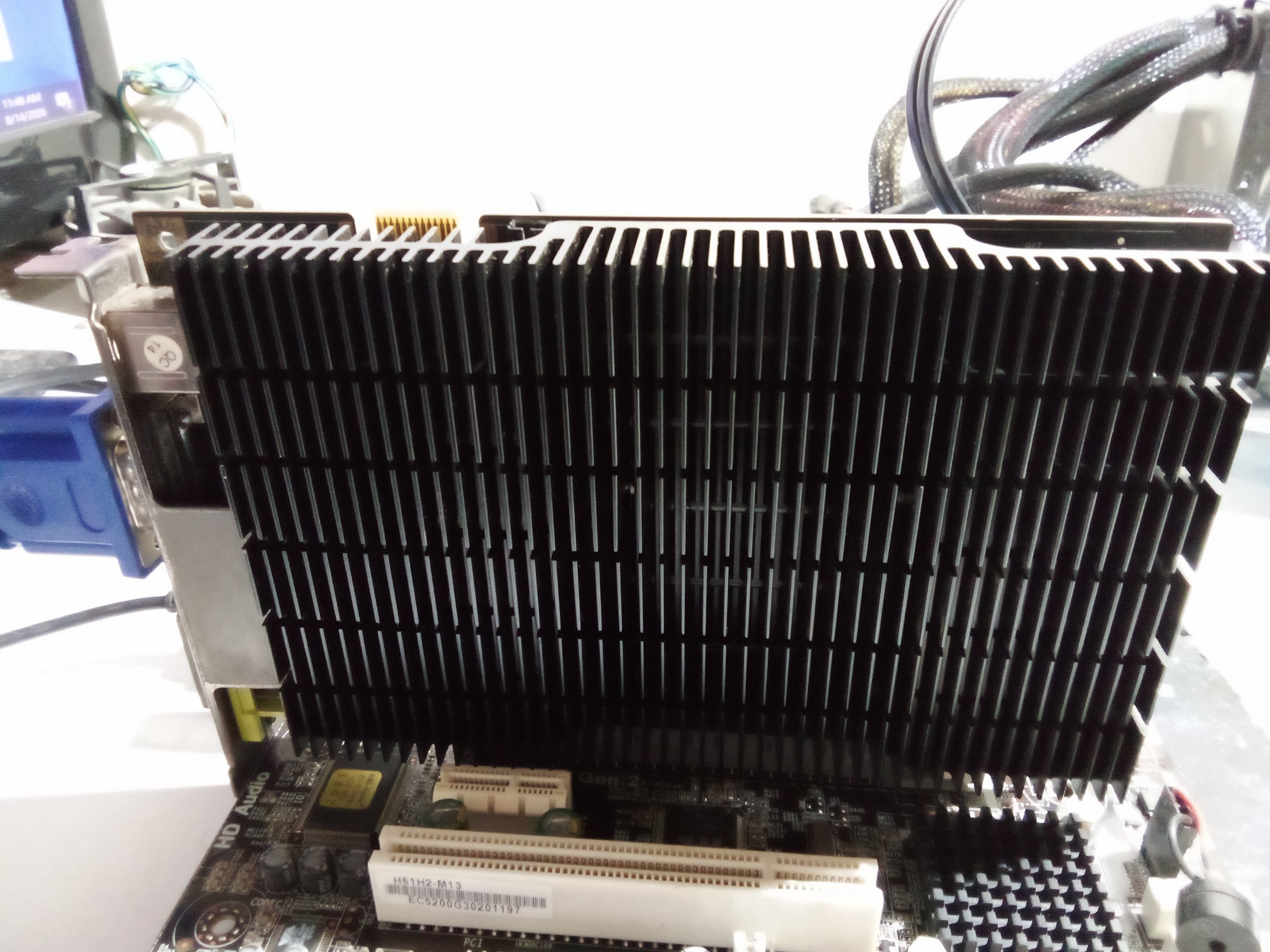 کارت گرافیک XFX 9400GT یک گیگ