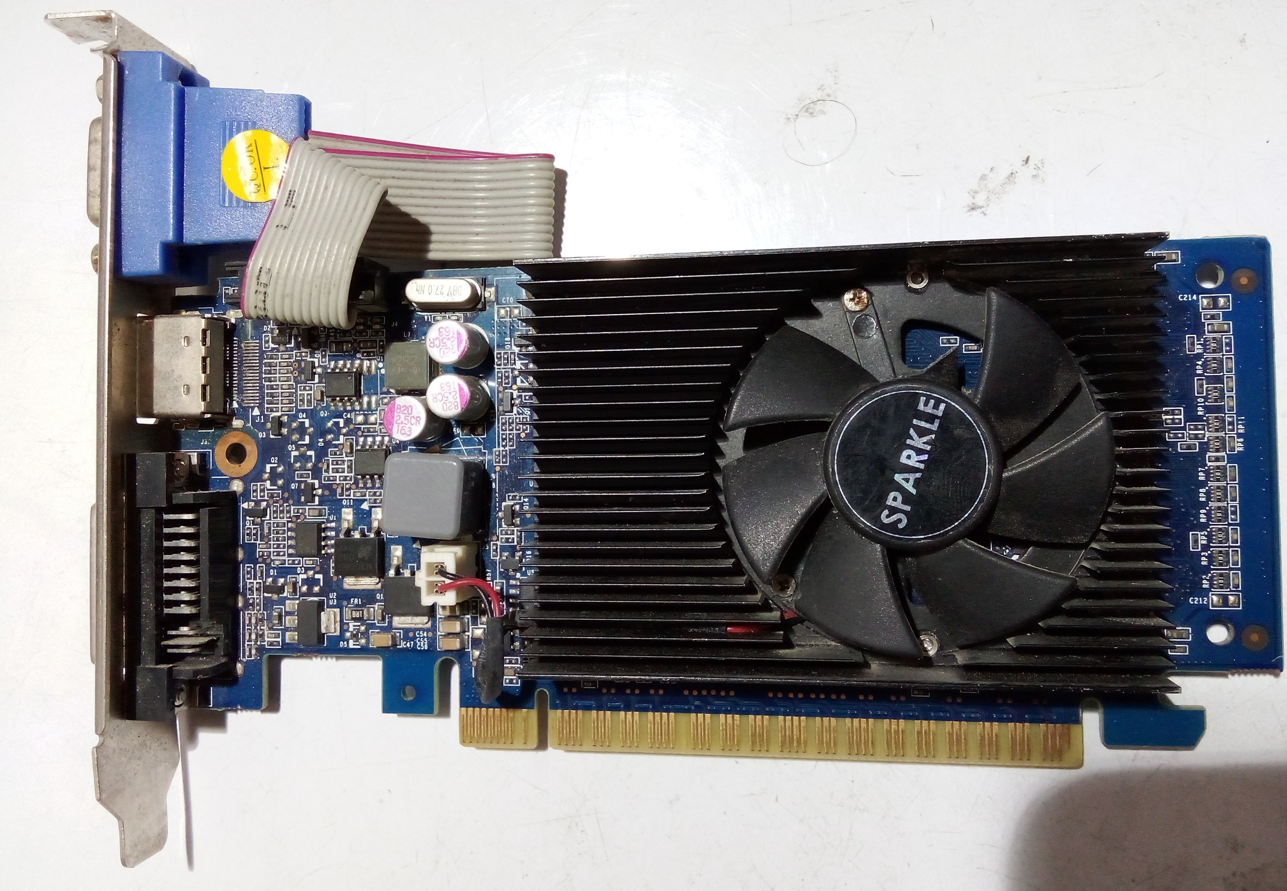 گرافیک GT210 اسپارکل یک گیگ DDR3