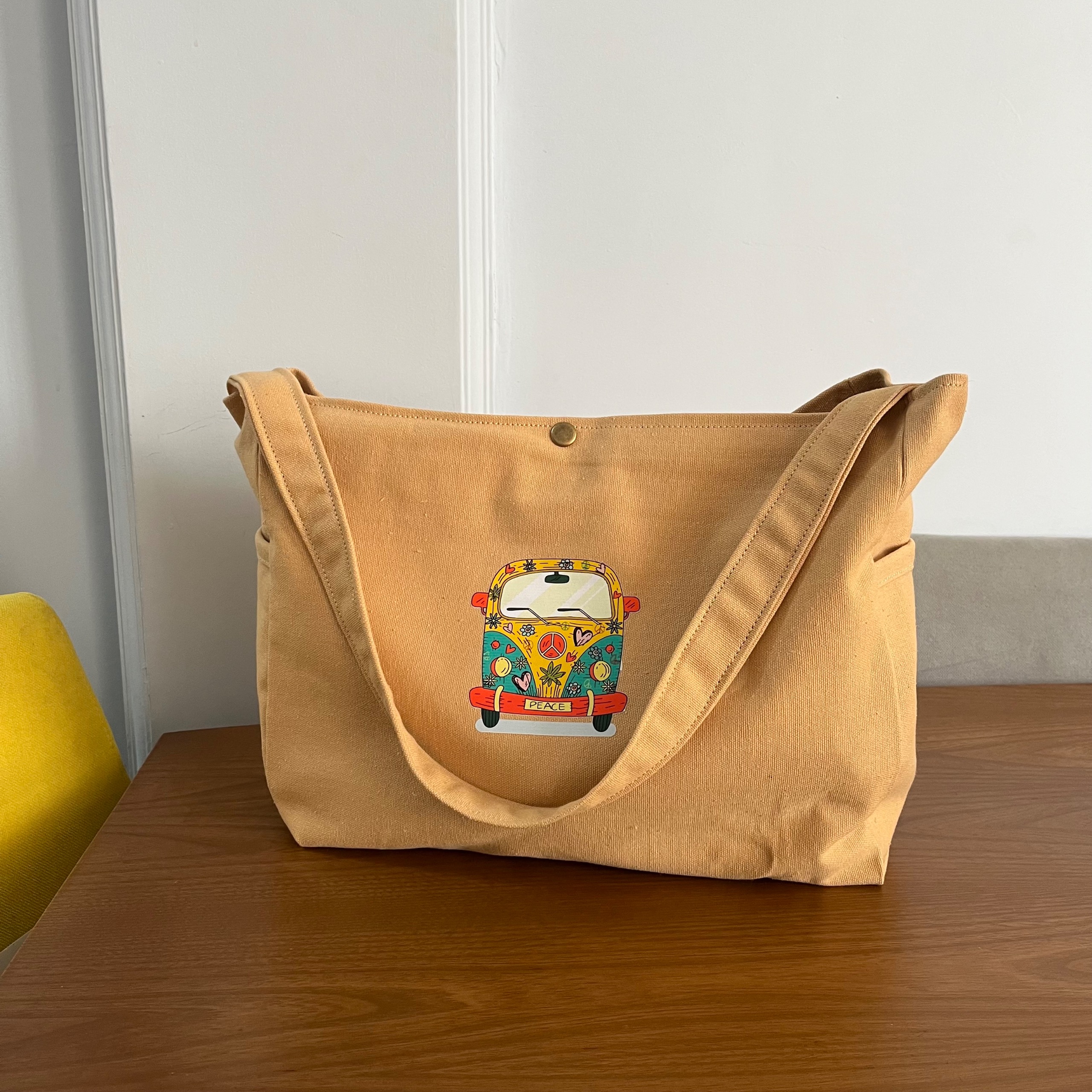 کیف پارچه ای تصویرسازی فولکس آجری