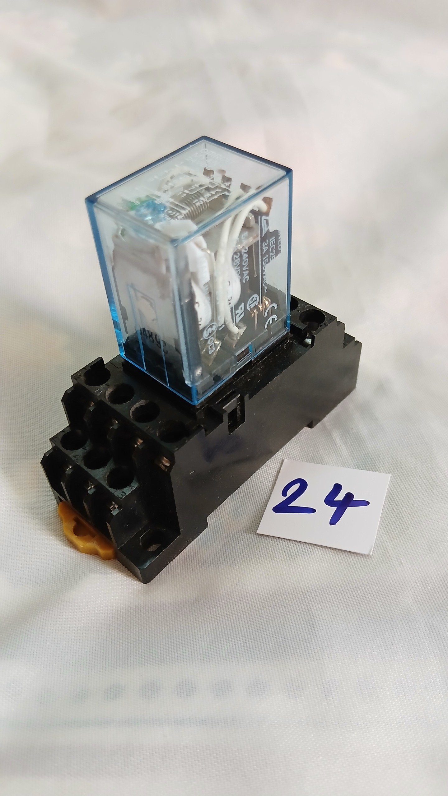رله صنعتی اومرون MY4N-J چهار کنتاکت با LED