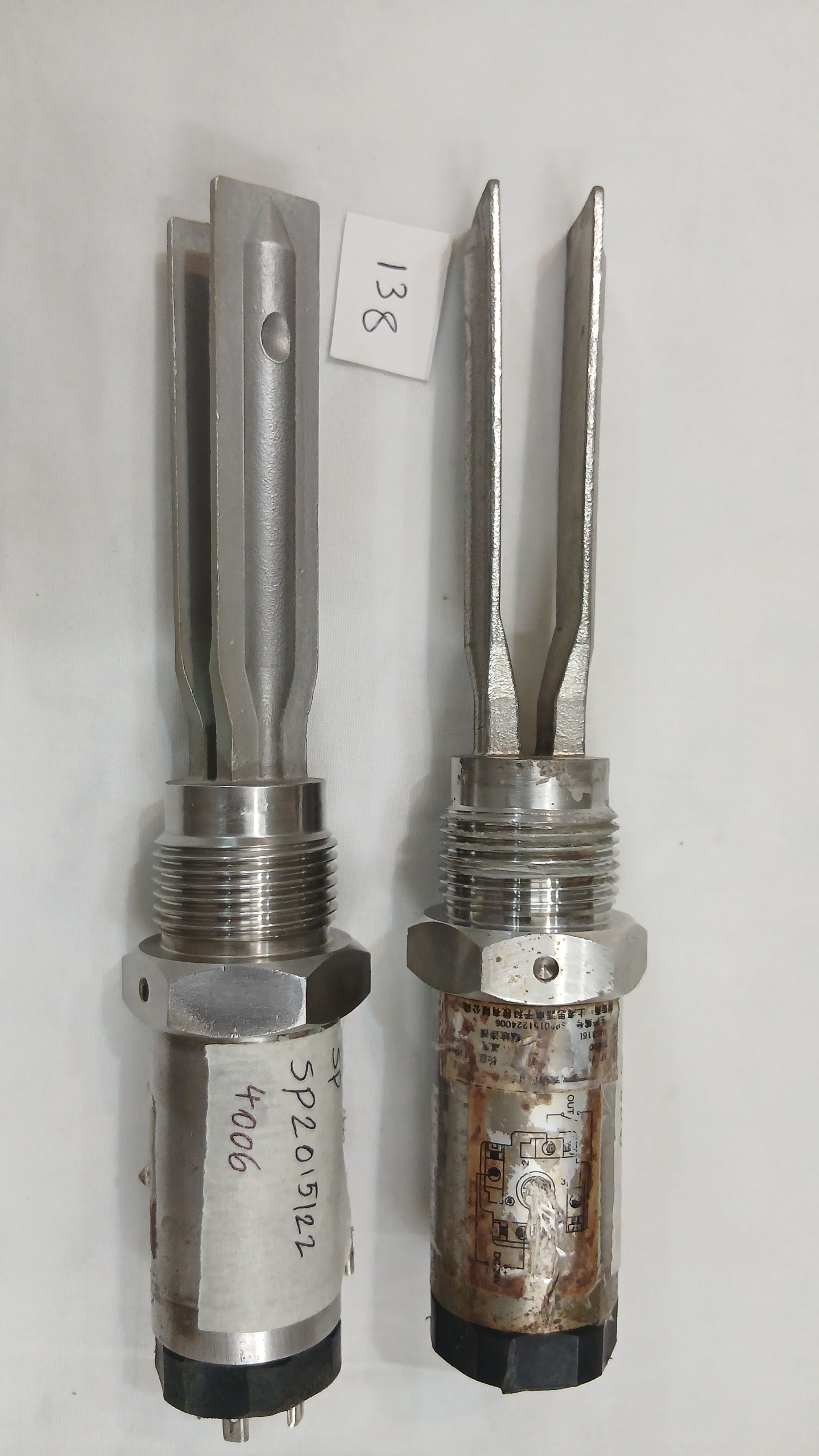 2 سنسور سطح سنج دو شاخه ارتشاعی SP