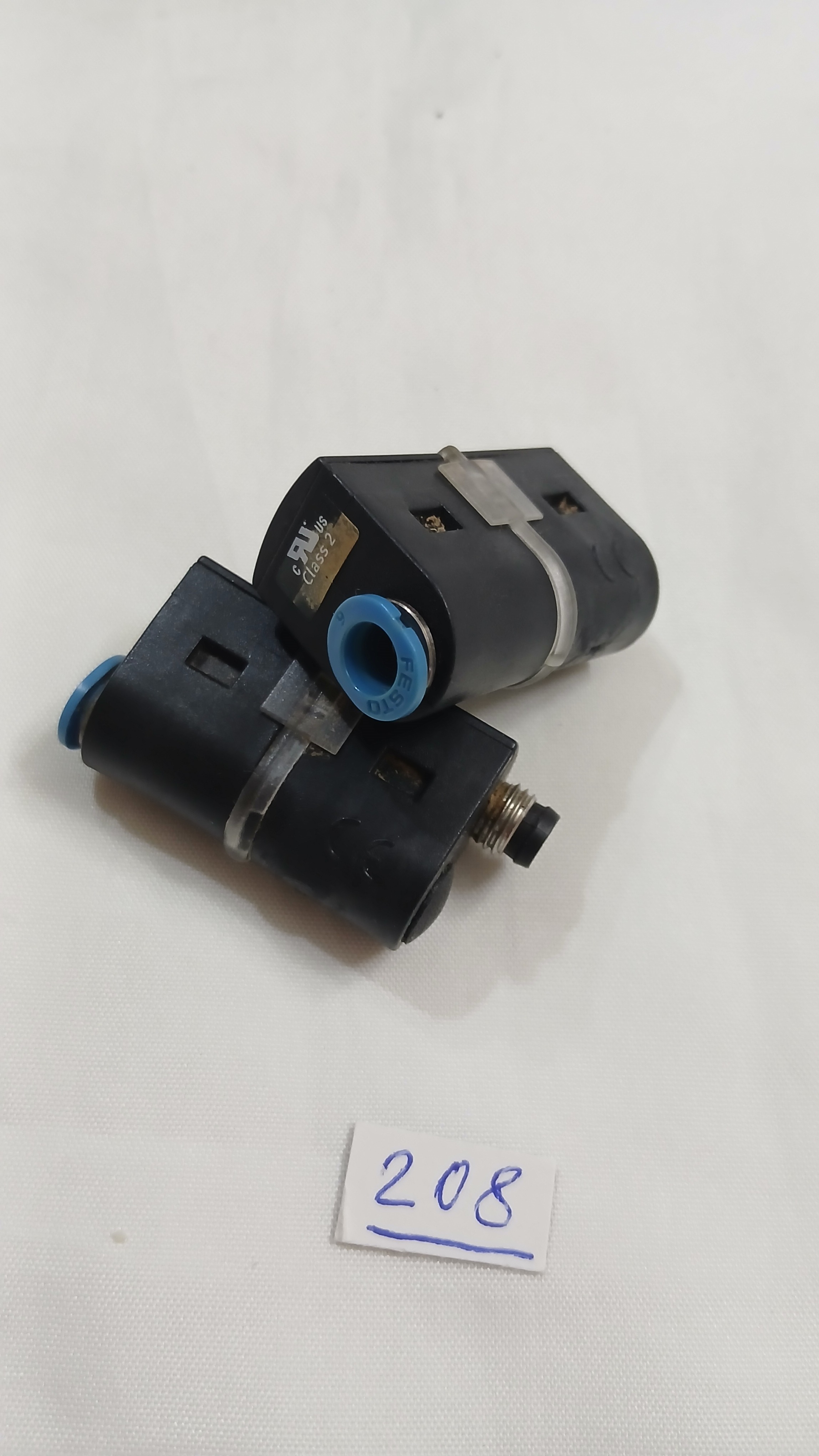 سنسور فشار نسبی Festo مدل SDE5-D10-O-Q6E-P-M8