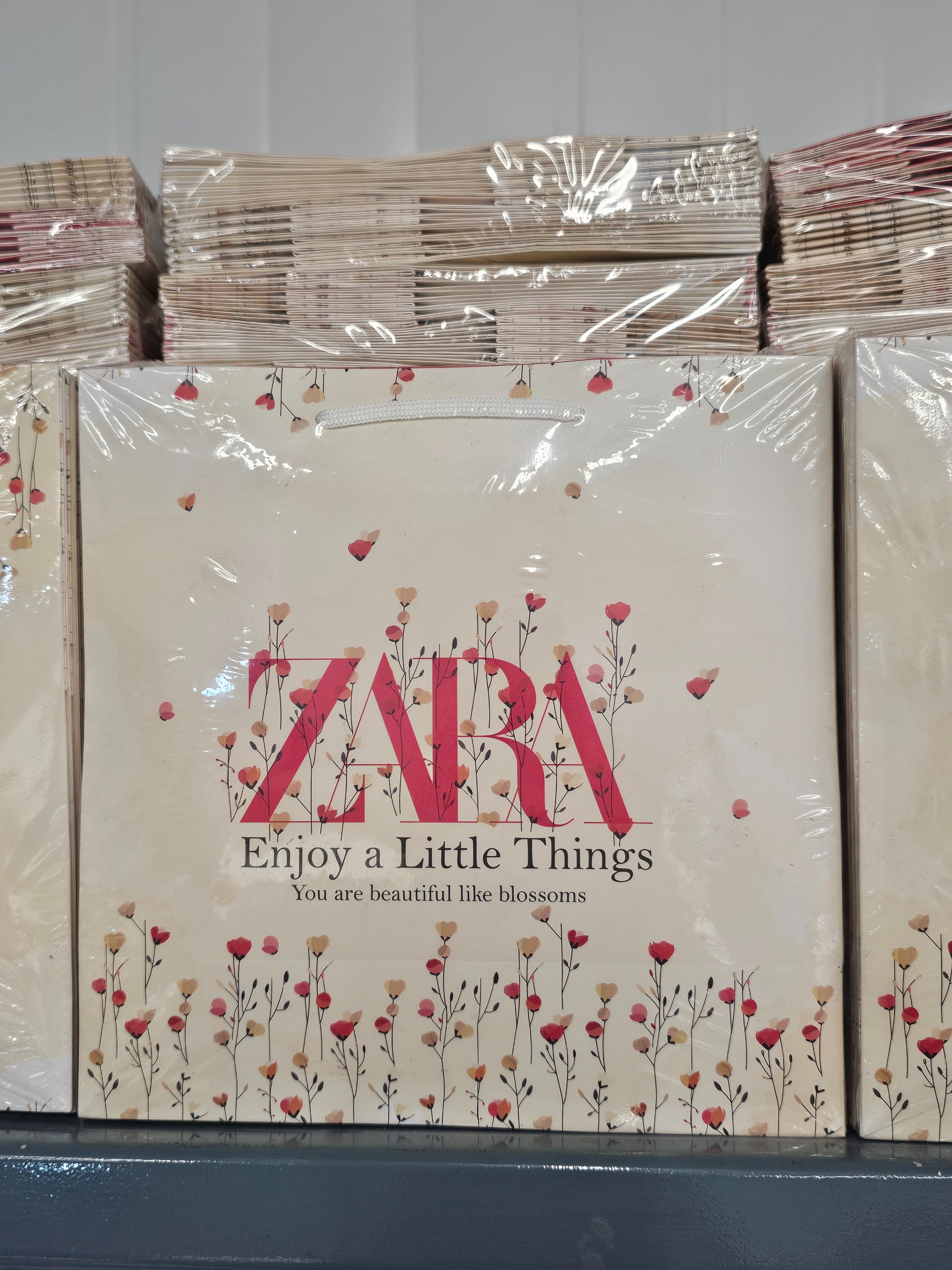 ساک دستی کادویی هدیه طرح Zara زارا با قیمت عمده
