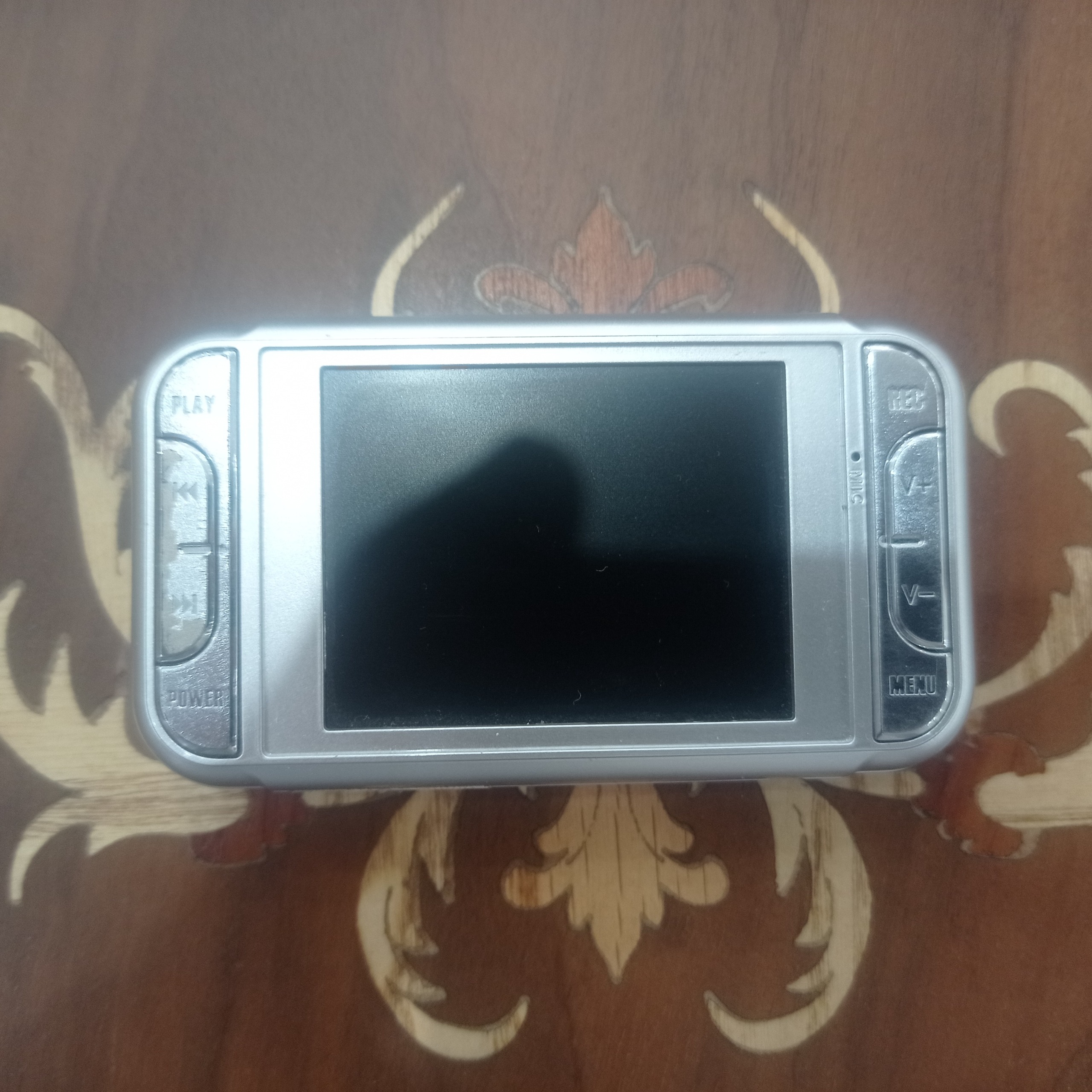 Mp4 player yepo 2 gig نو