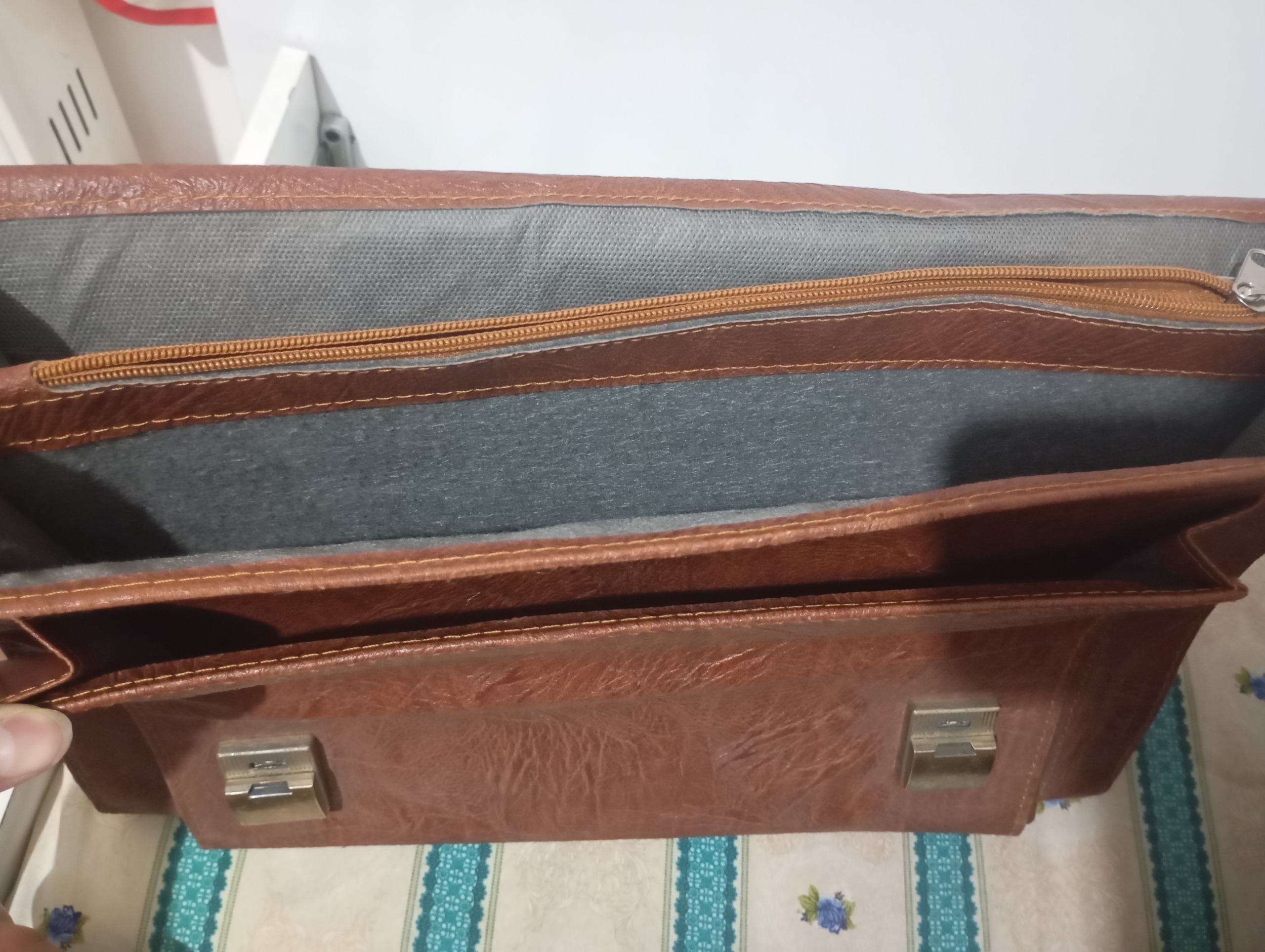کیف اداری چرم مصنوعی کاملا نو