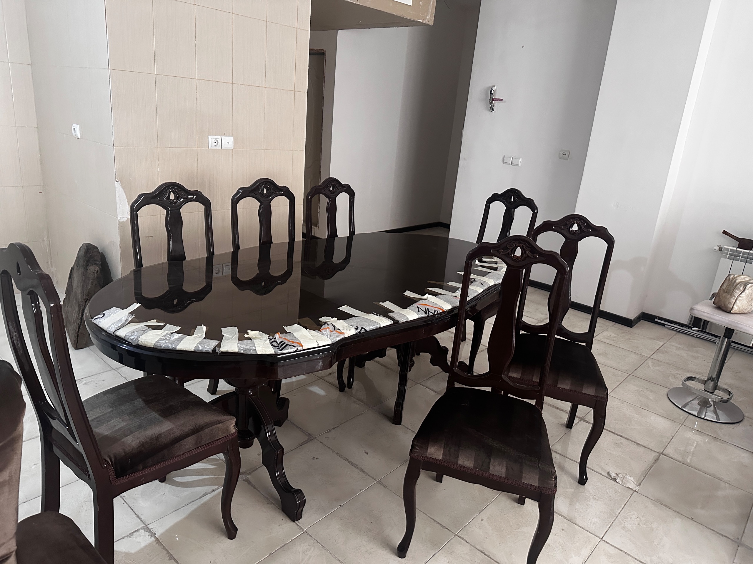 میز ناهار خوری 8 نفره و راحتی