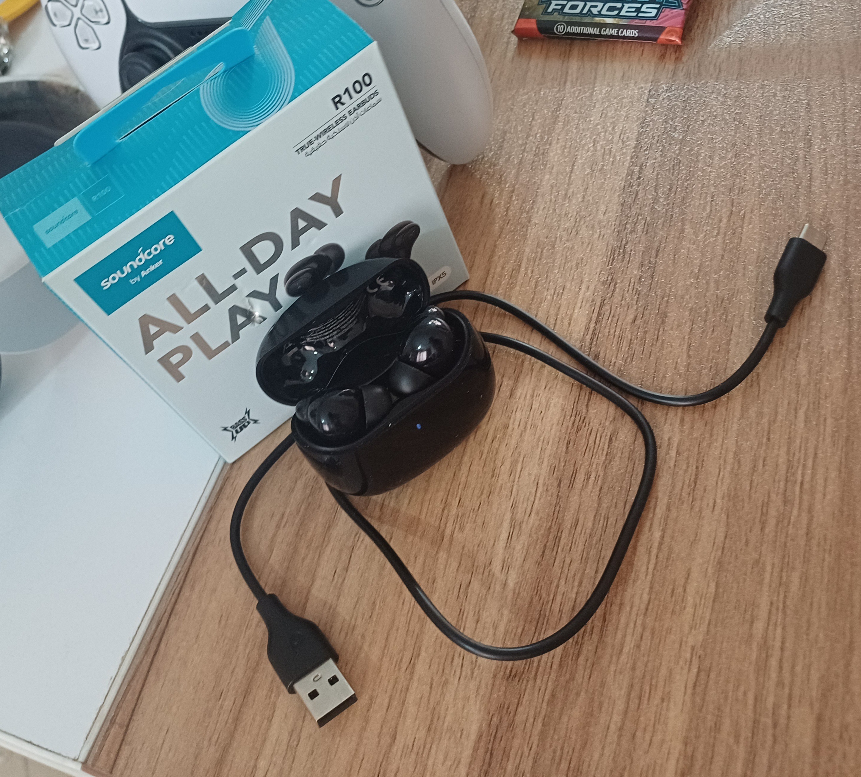 هدفون انکر Anker R100