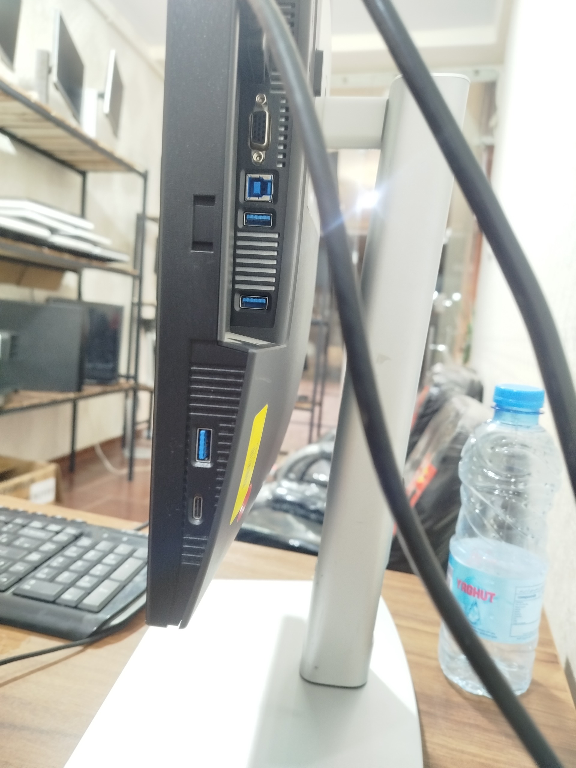 مانیتور 22 اینچ 100 هرتز برند دل گرید A