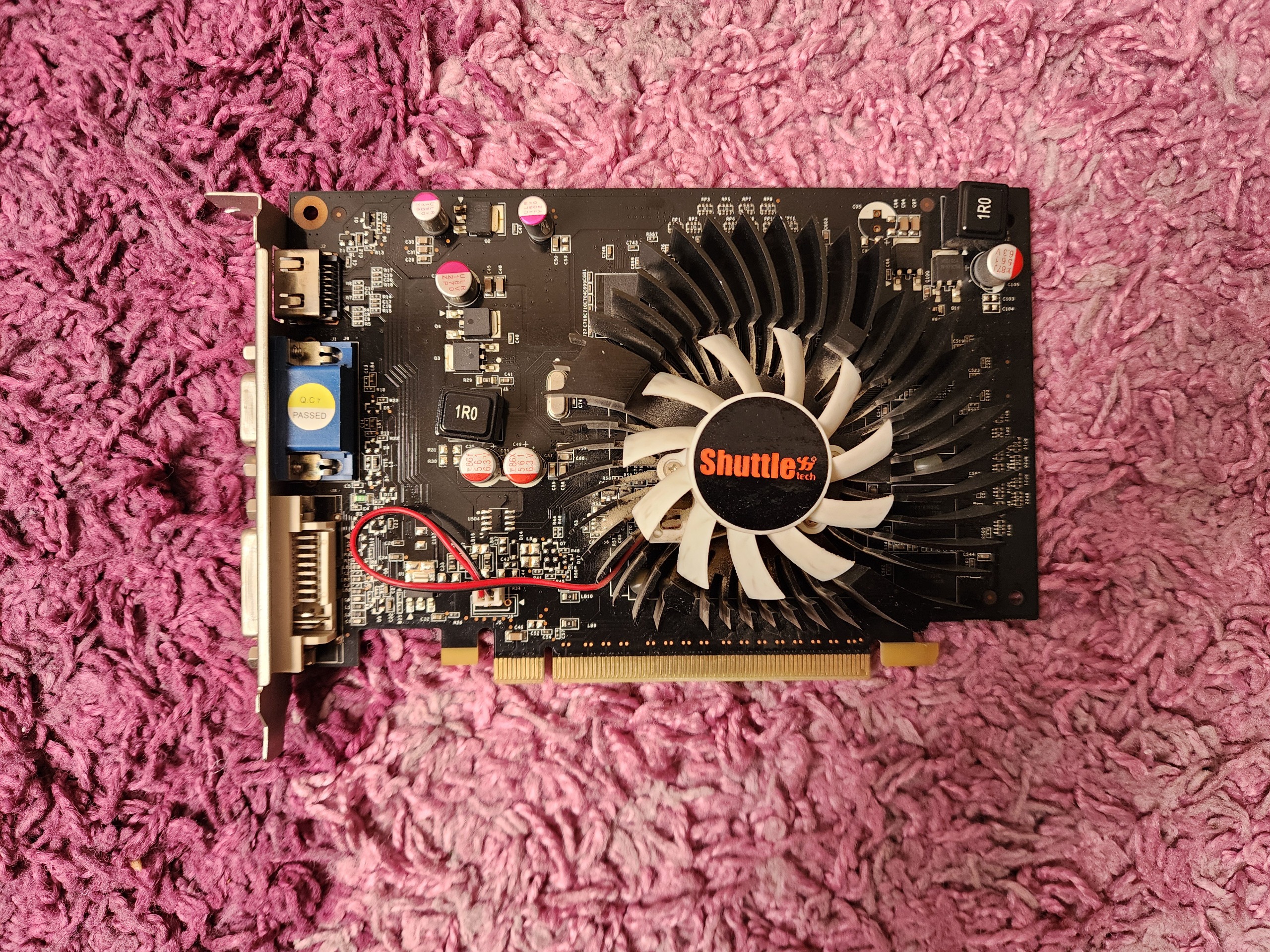 کارت گرافیک دو گیگ shuttle 2g ddr2 gt220