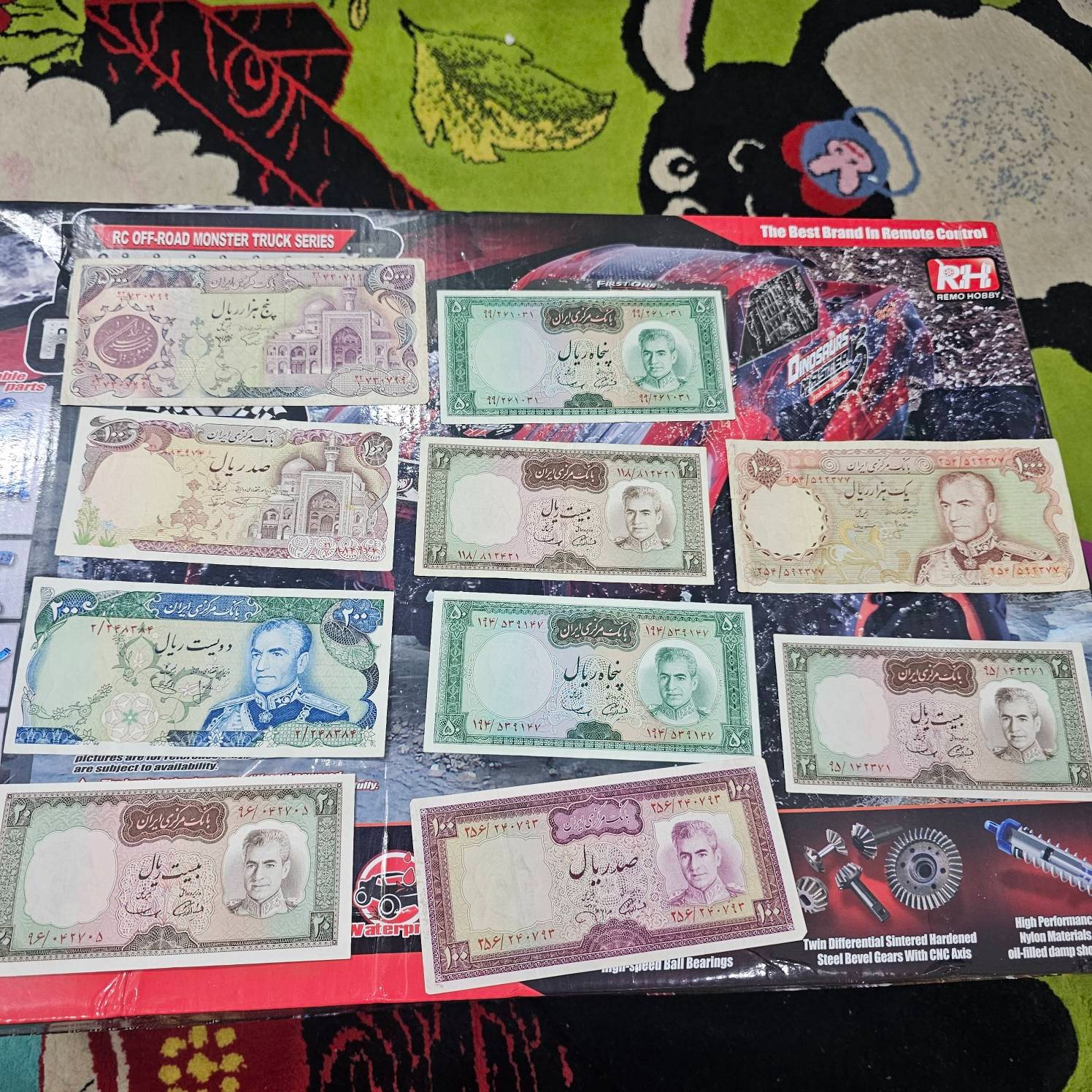10 برگ اسکناس شاهی در حد نو مطابق تصویر