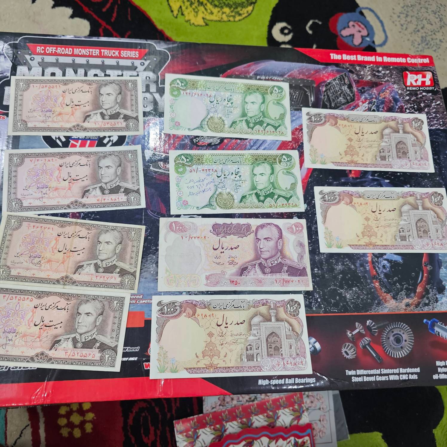 10 برگ اسکناس شاهی در حد نو مطابق تصویر