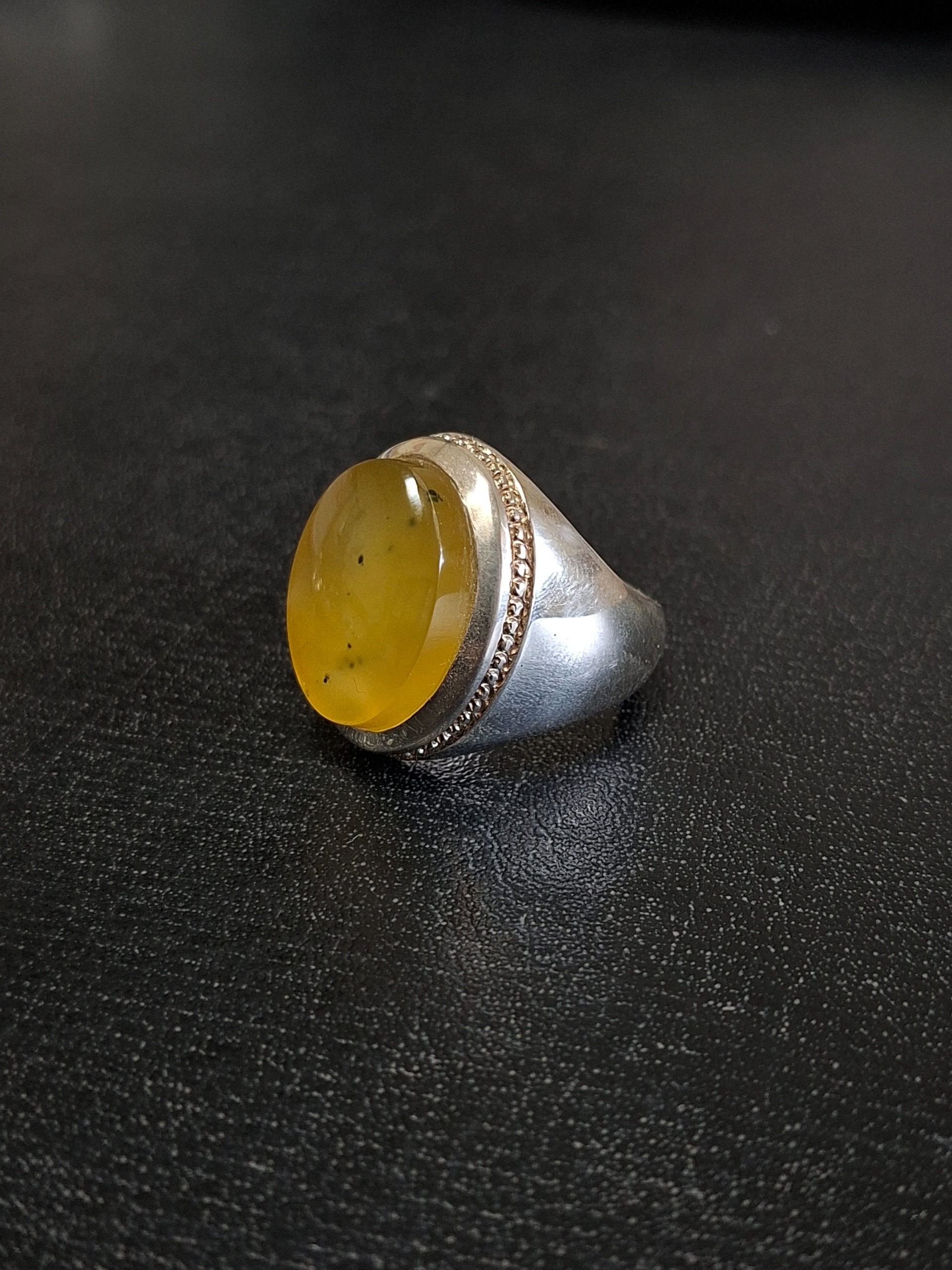 انگشتر نقره عقیق زرد معدنی