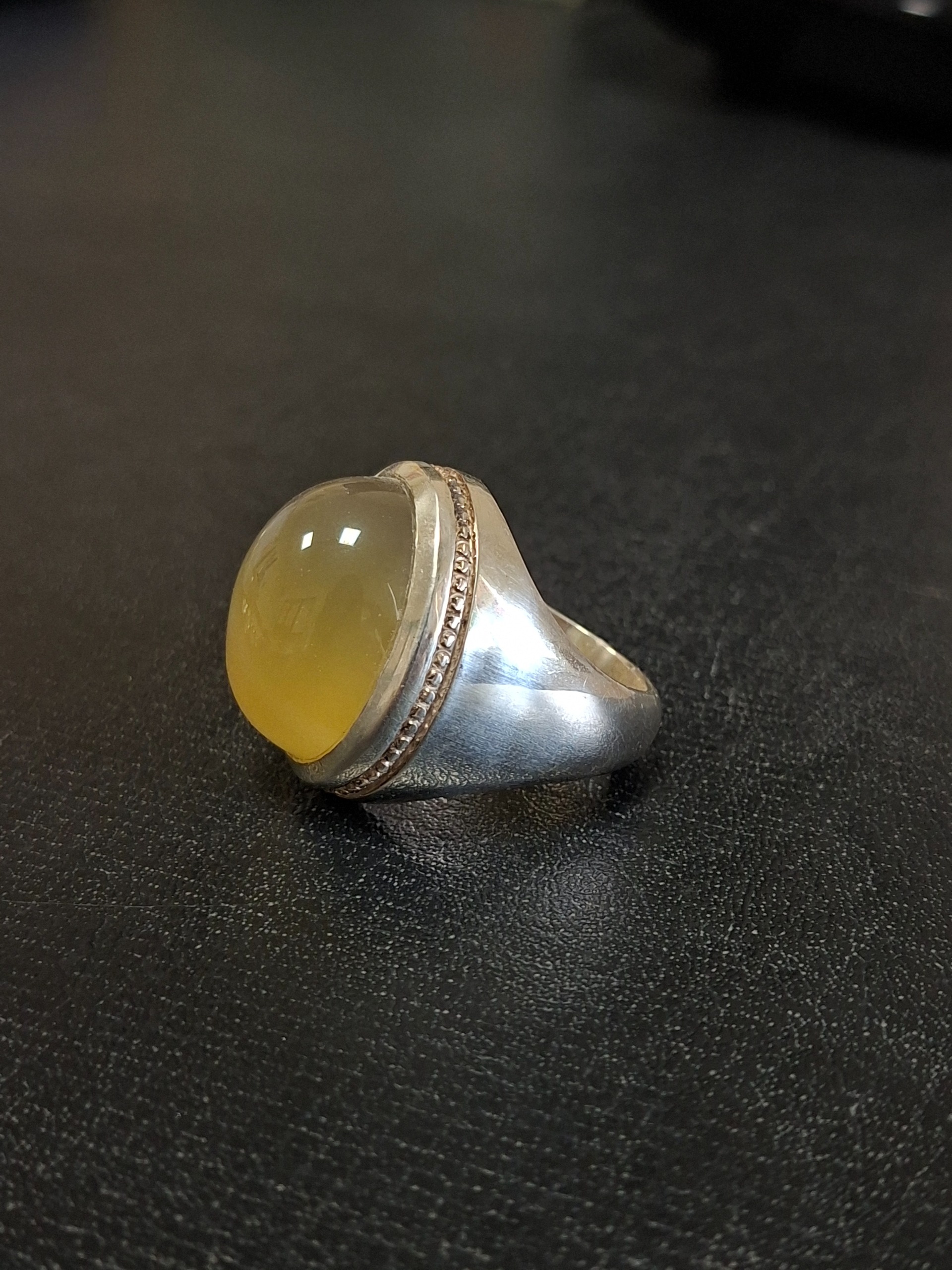 انگشتر نقره عقیق زرد معدنی