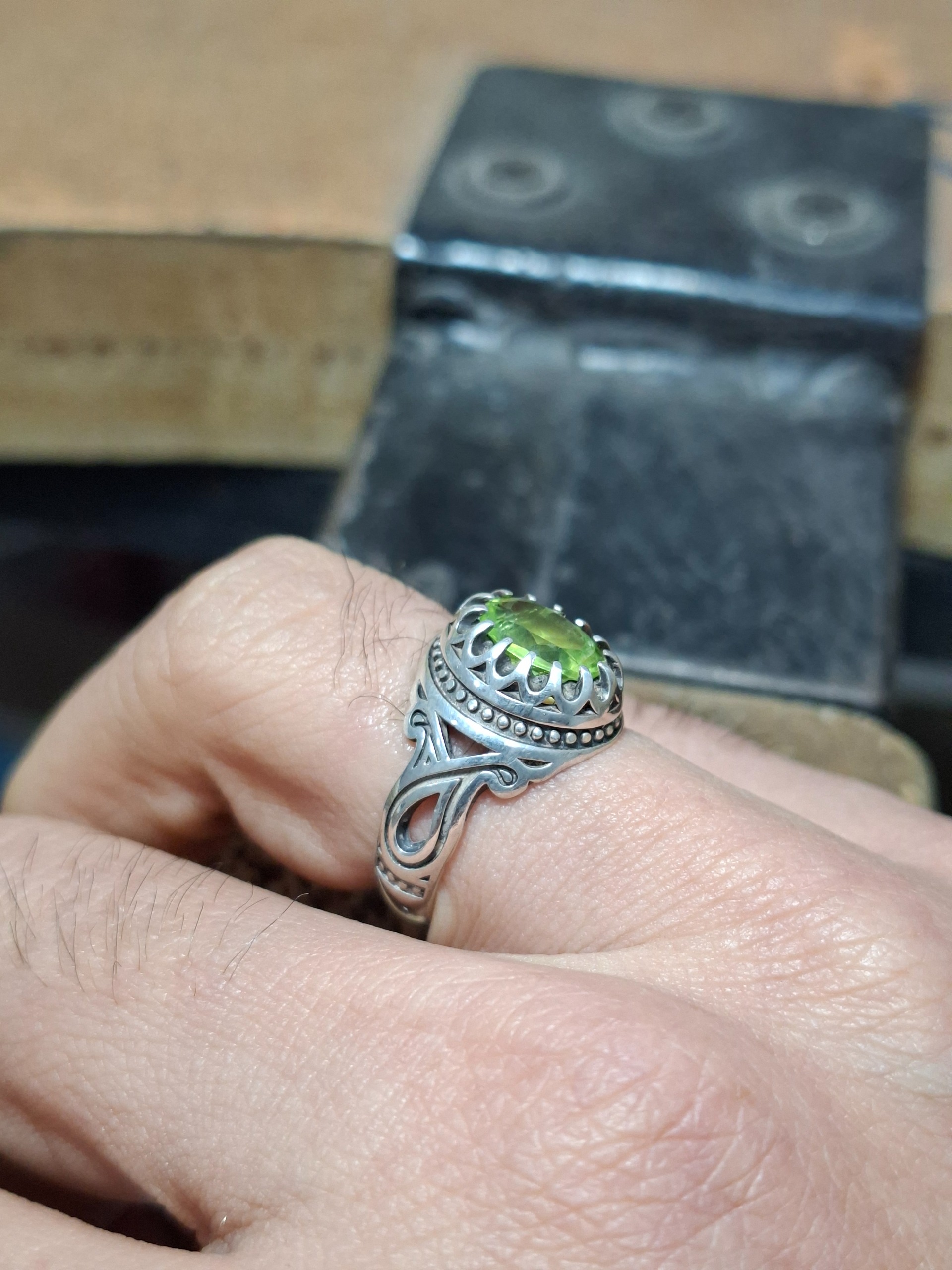 انگشتر نقره زبرجد معدنی