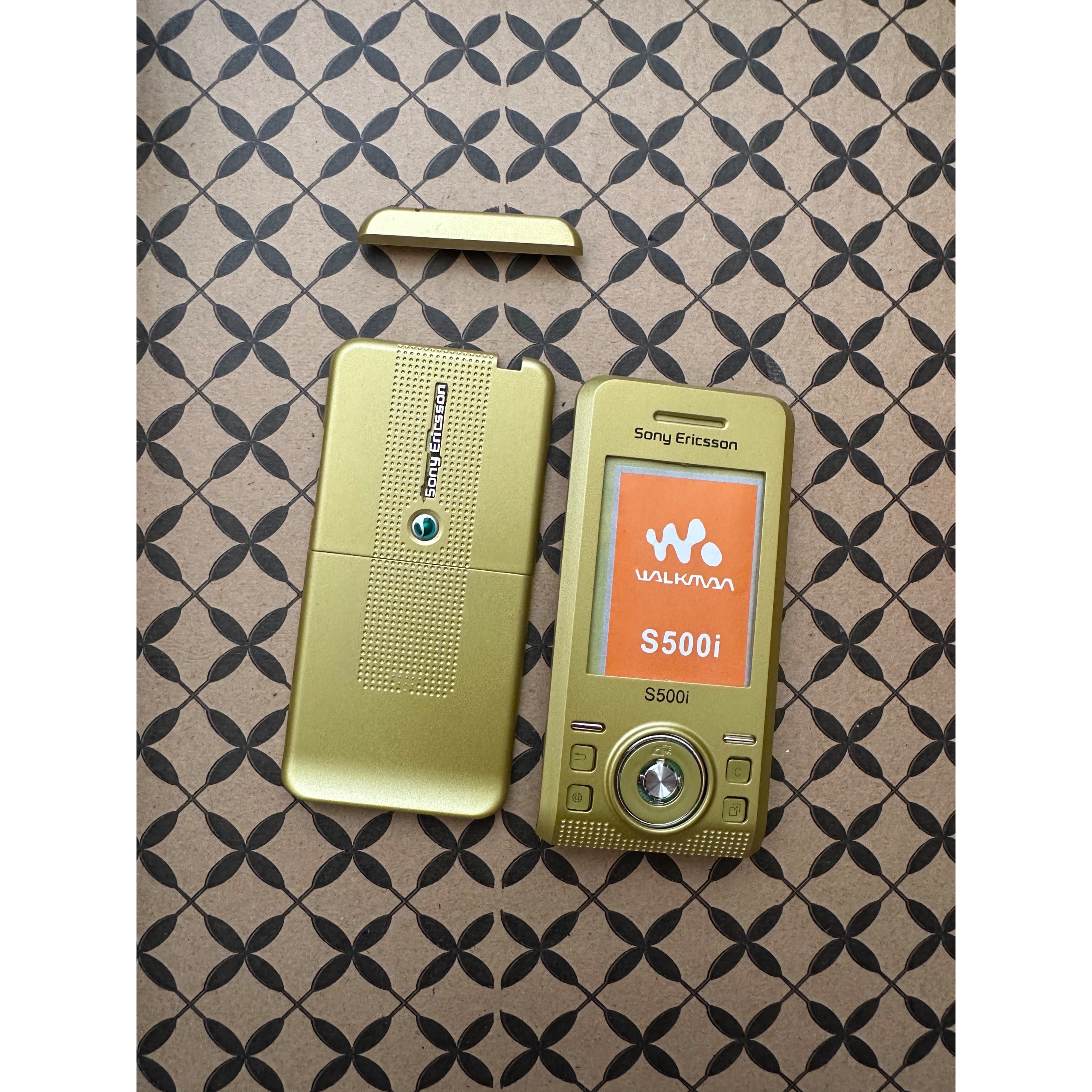 قاب سونی اریکسونs500