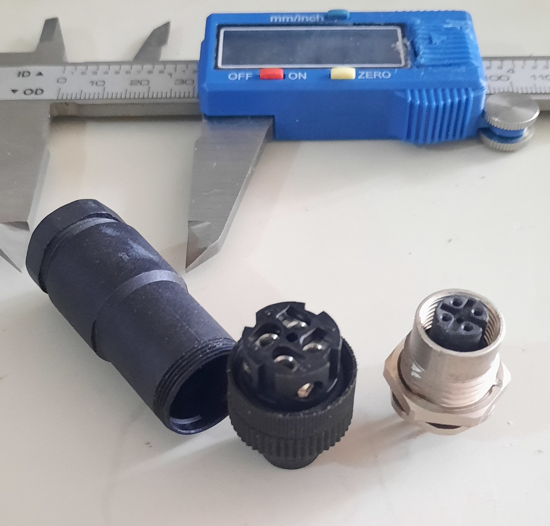 کانکتور 4 پین Festo نری و مادگی