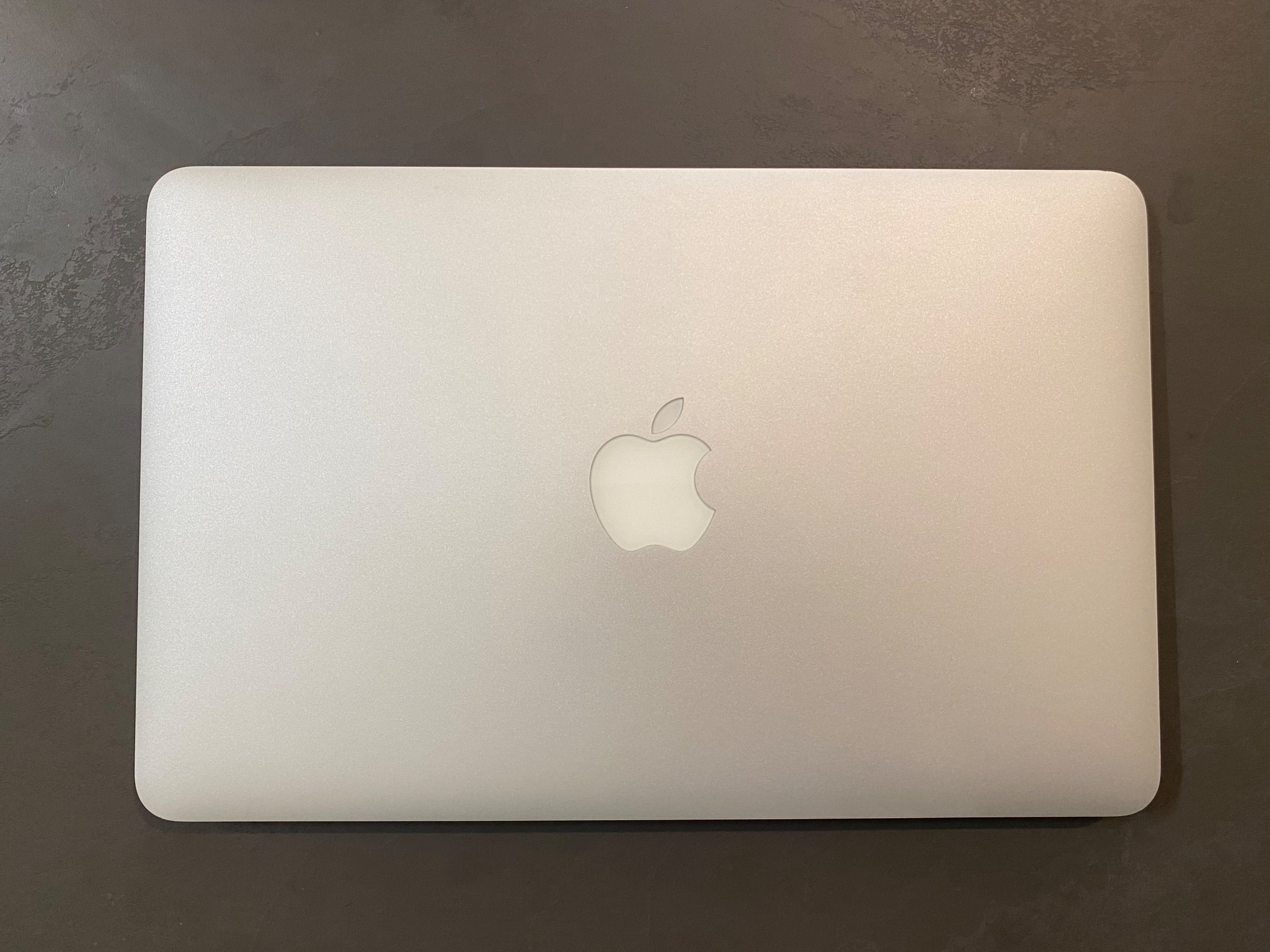 مزایده 2011 MacBook Air سفارش ژاپن