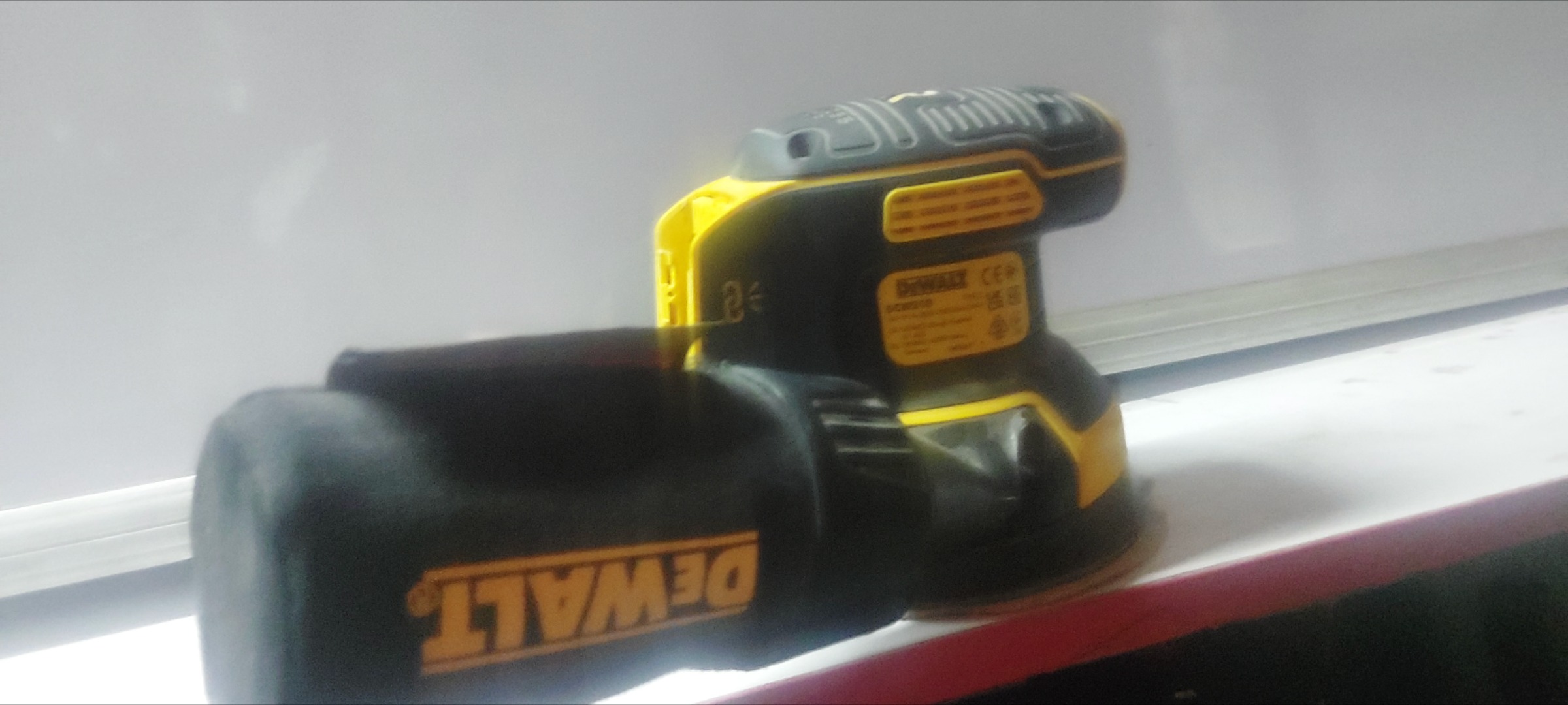 رنده کارگاهی شارژی دیوالت DCP580-xe تنه خالی