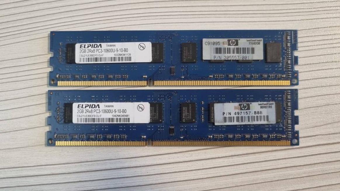 دو عدد رم 2 گیگ ddr3 مدل Elpida PC3-10700