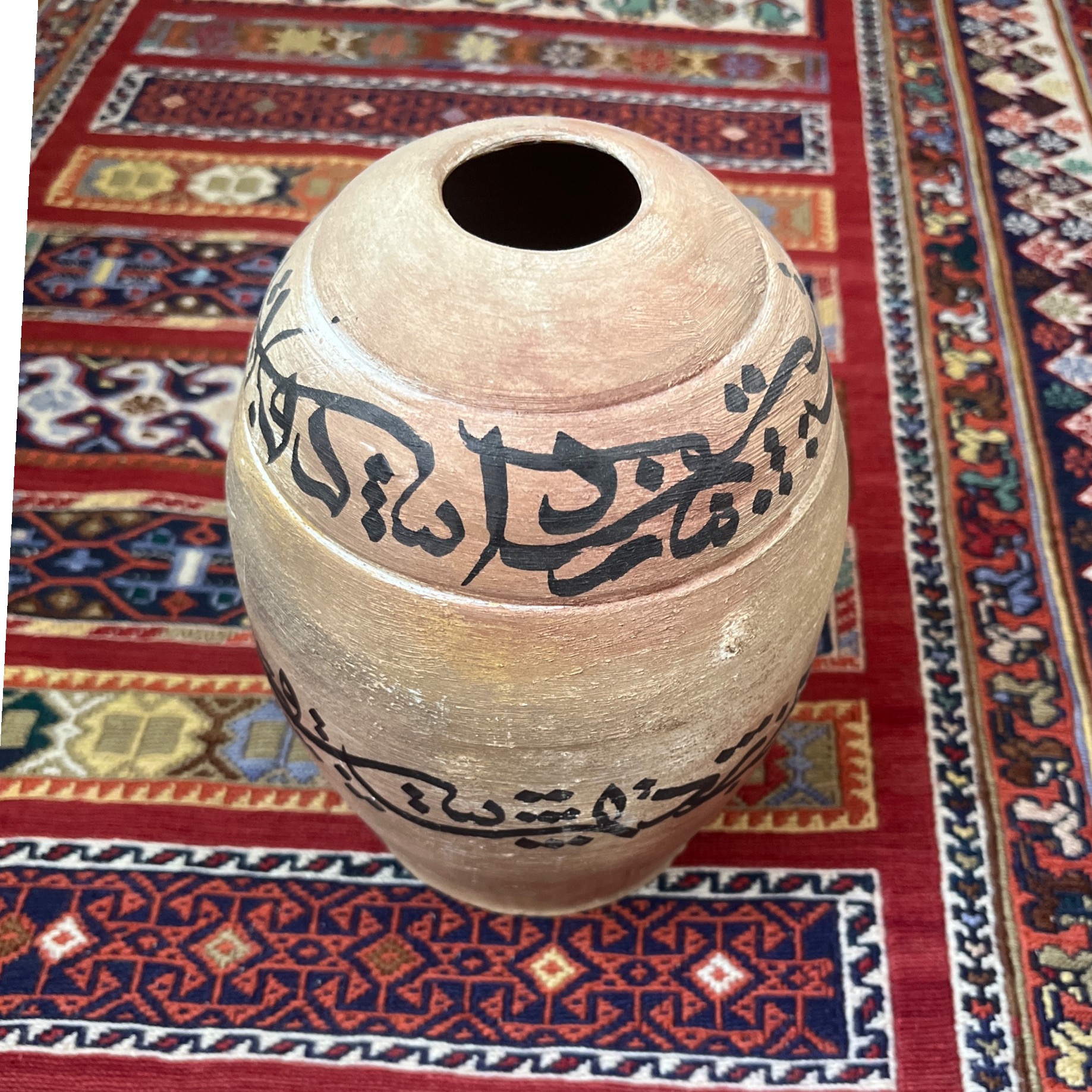 گلدان دست ساز سفالین