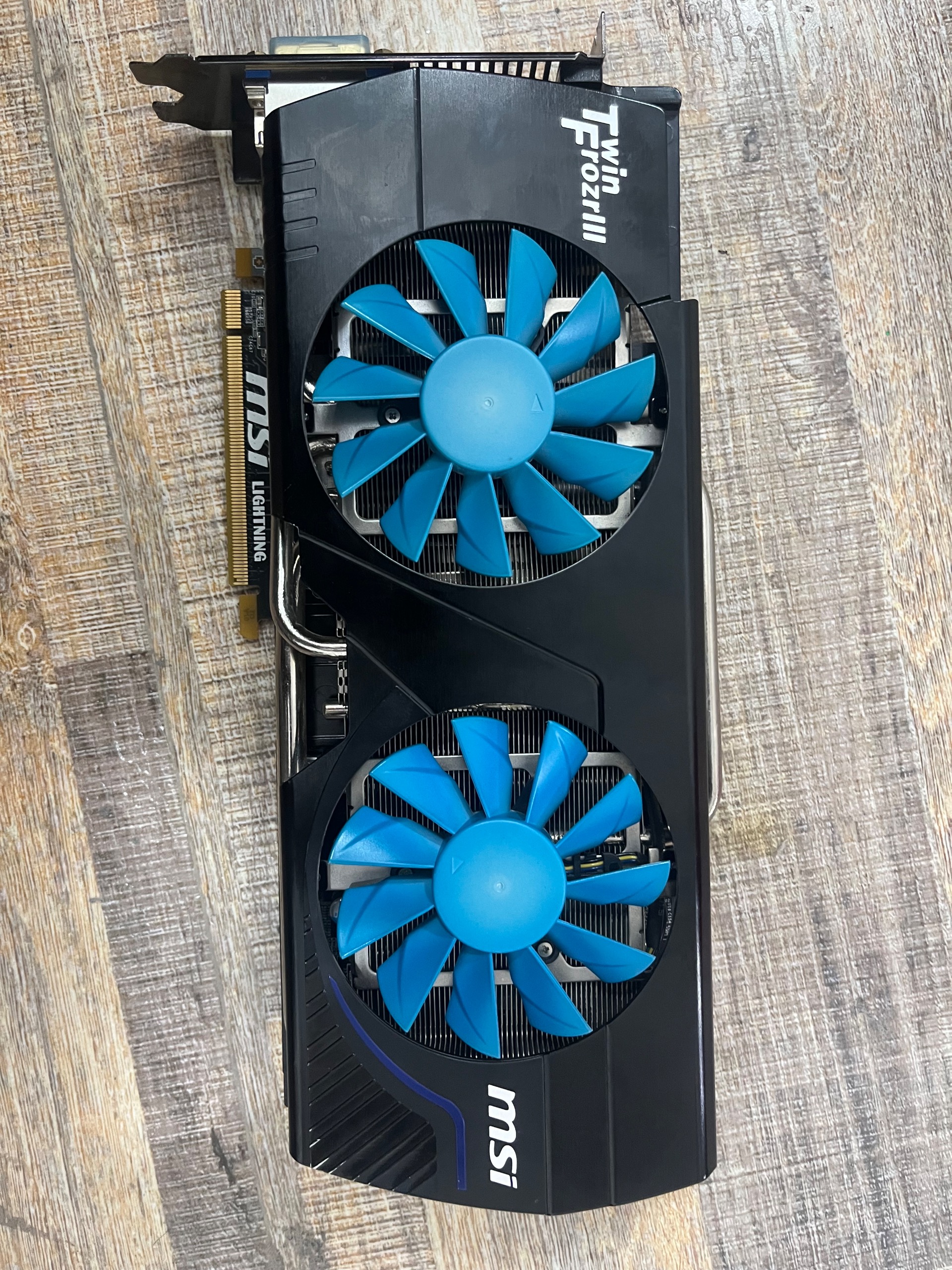 کارت گرافیک حرفه ای nx580GTX Lightning