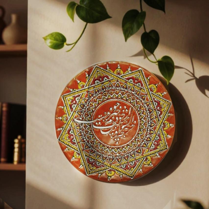 دیوارکوب میناکاری طرح مبهوت