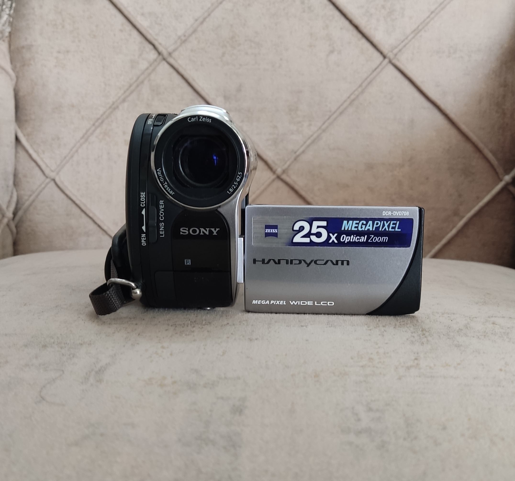 دوربین سونی Handycam