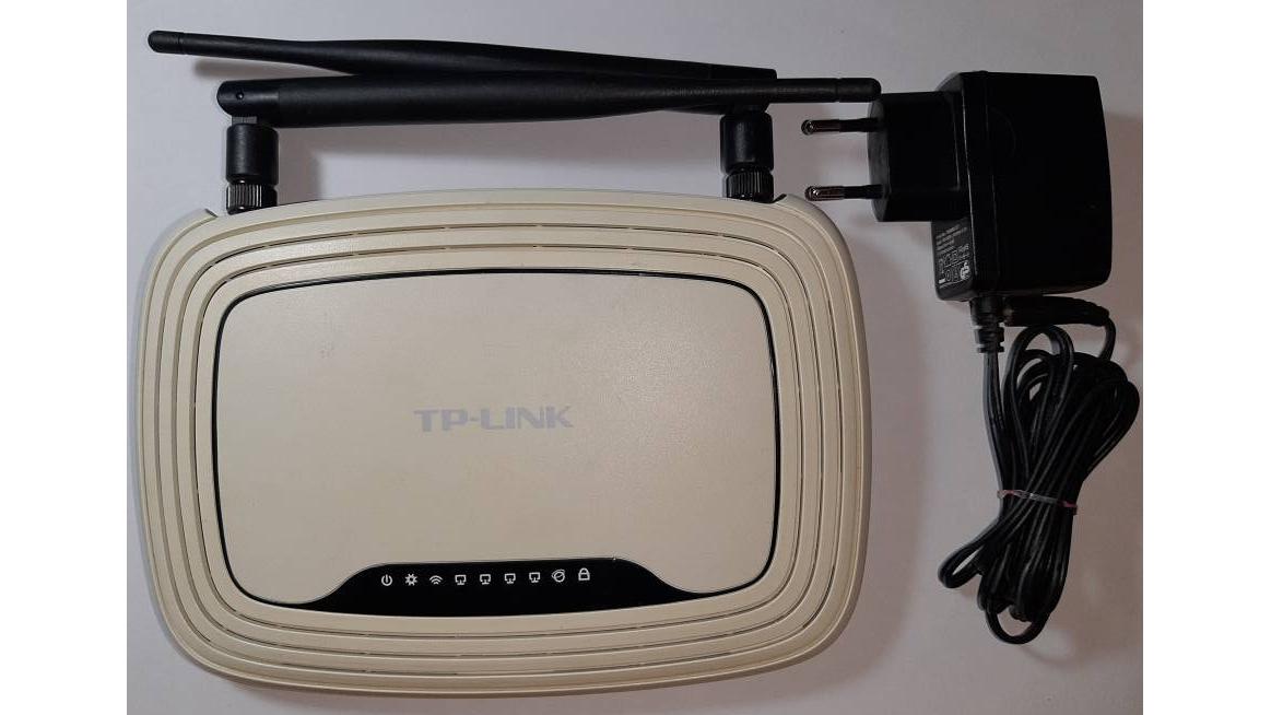 روتر بیسیم TP-LINK 300Mbps مدل TL-WR741ND