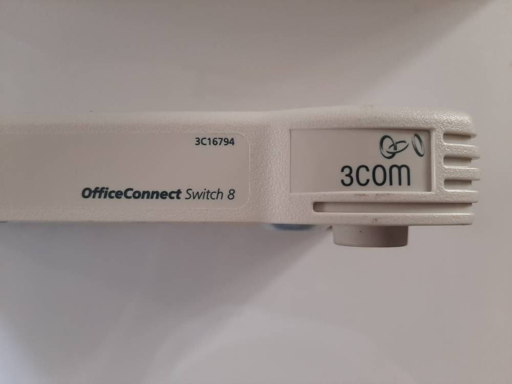 سوییچ 8 پورت شبکه 3COM