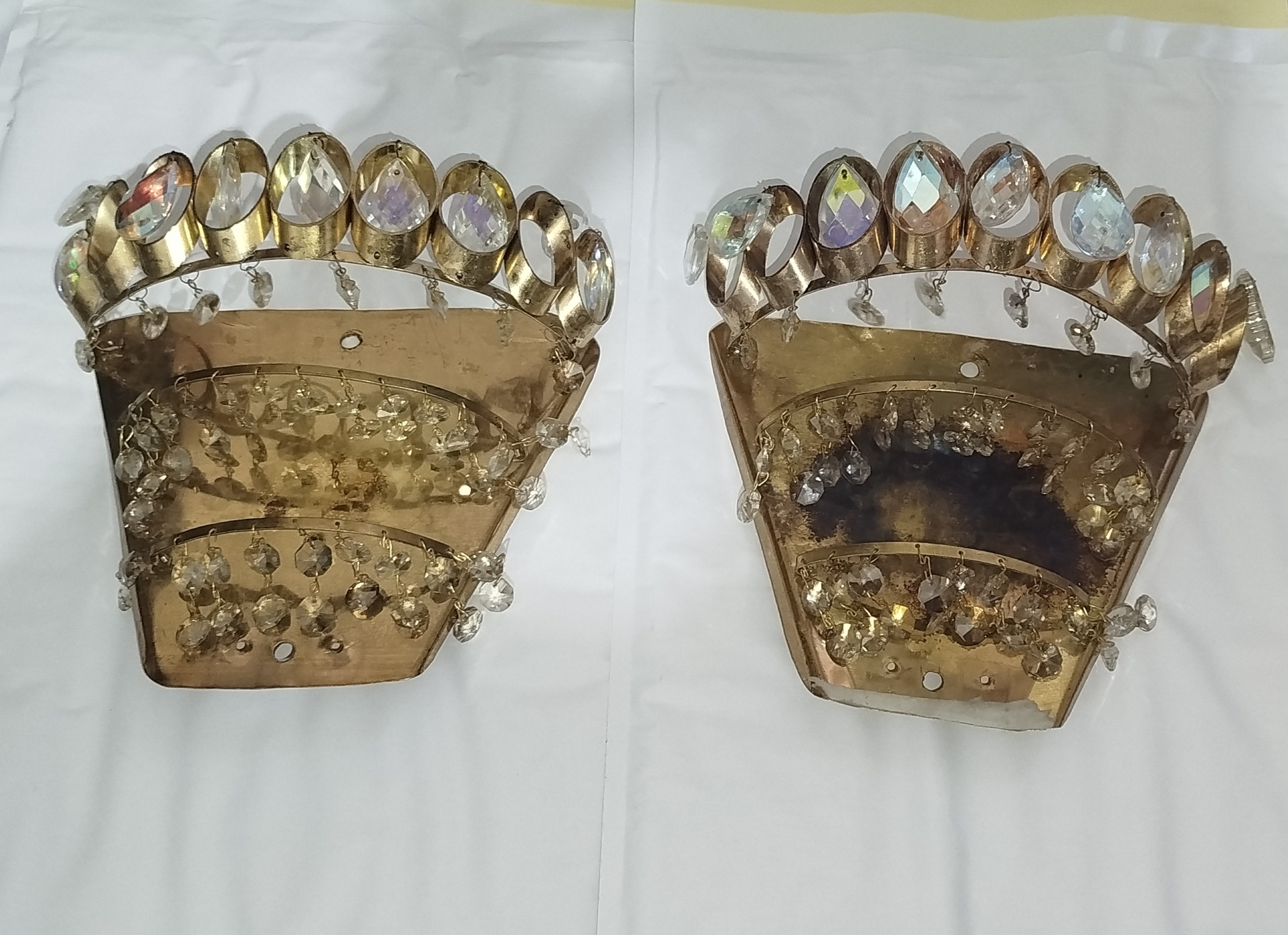 یک جفت چراغ دیواری قدیمی(فاقد سرپیچ و لامپ)