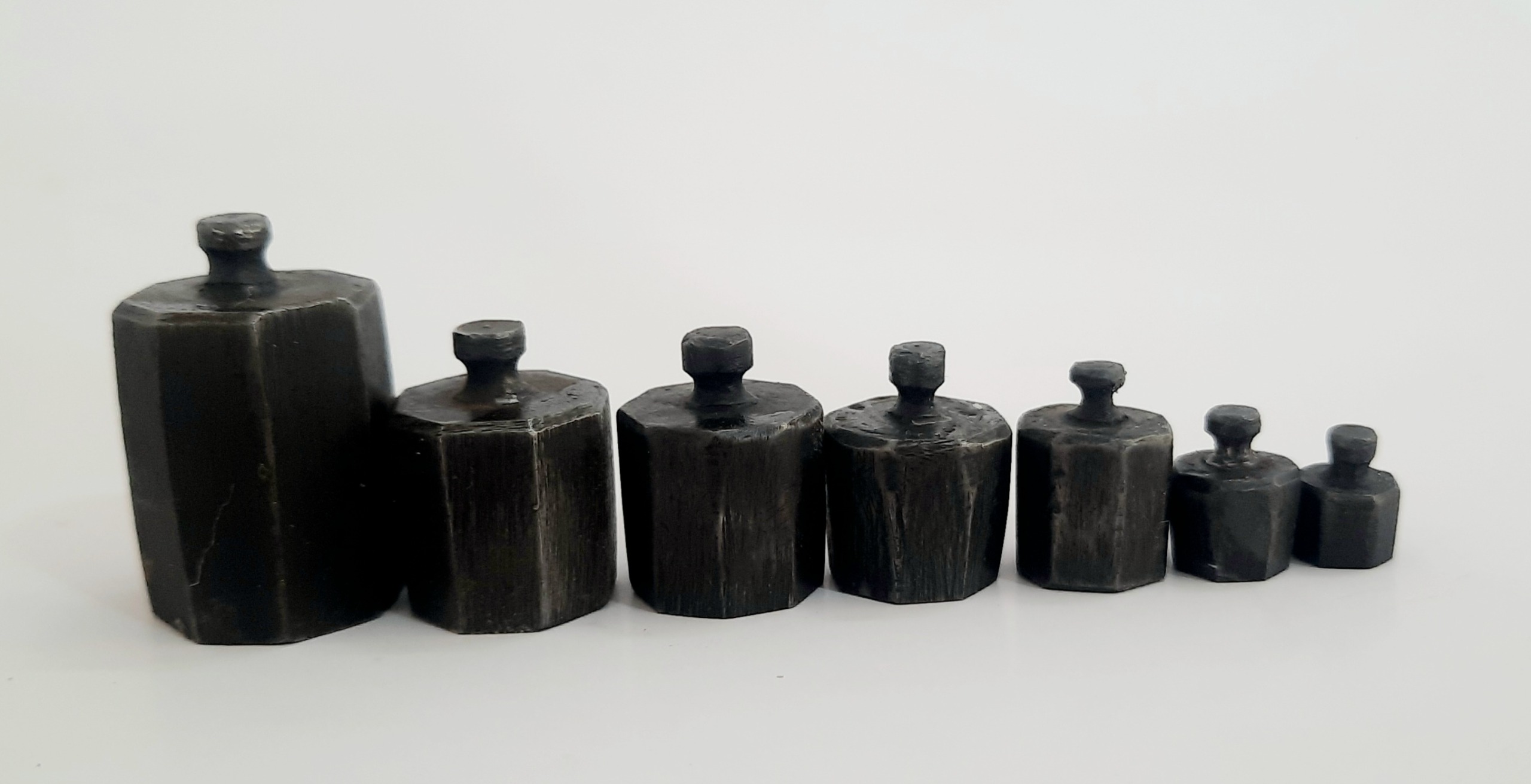 هفت عدد سنگ ترازو فولادی