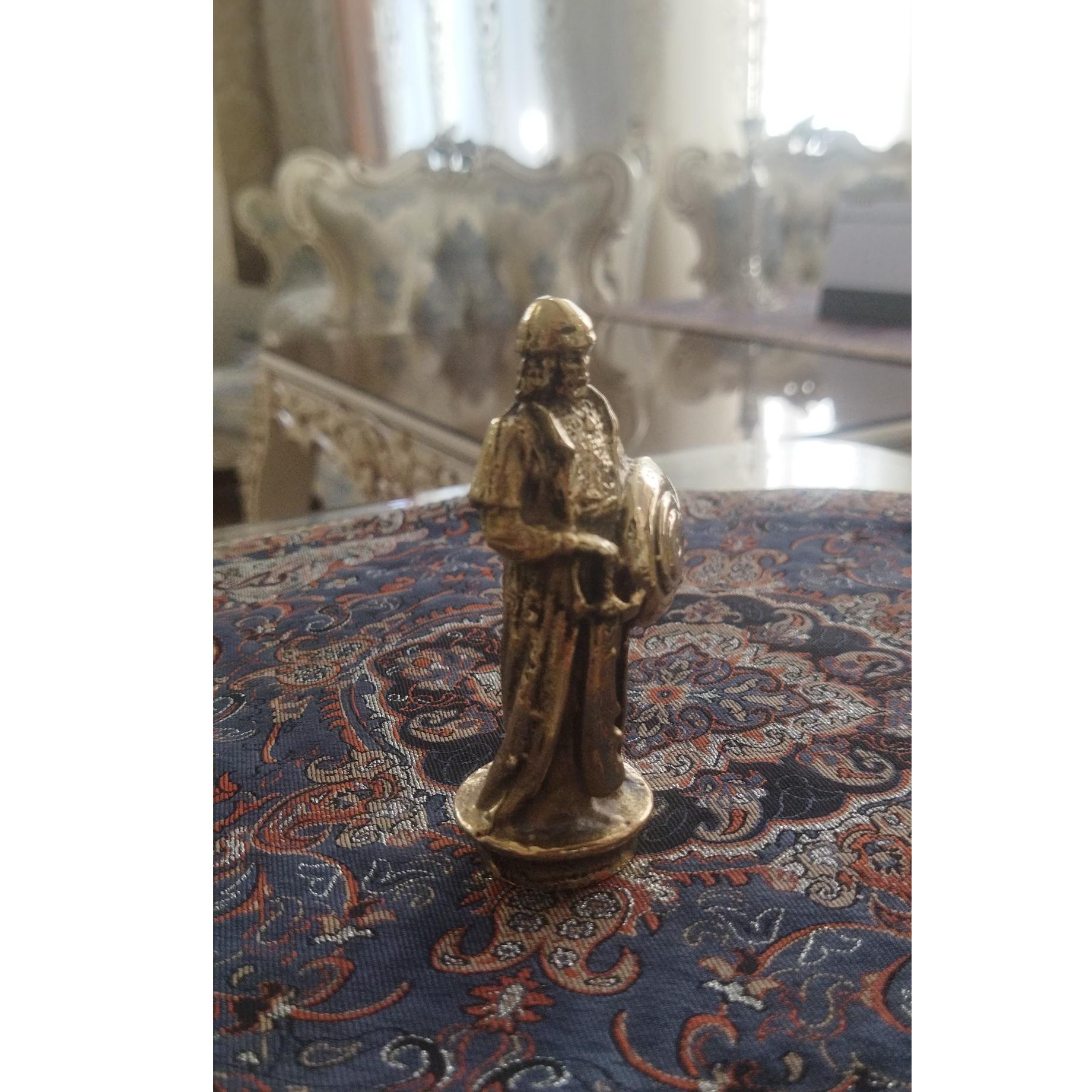 مجسمه برنجی سرباز ایرانی