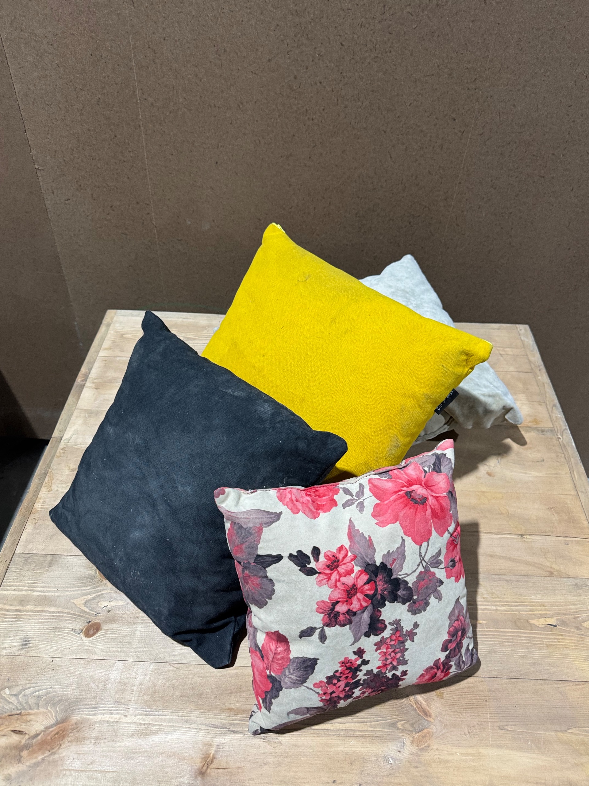 مجموعه چهار عددی کوسن مخمل