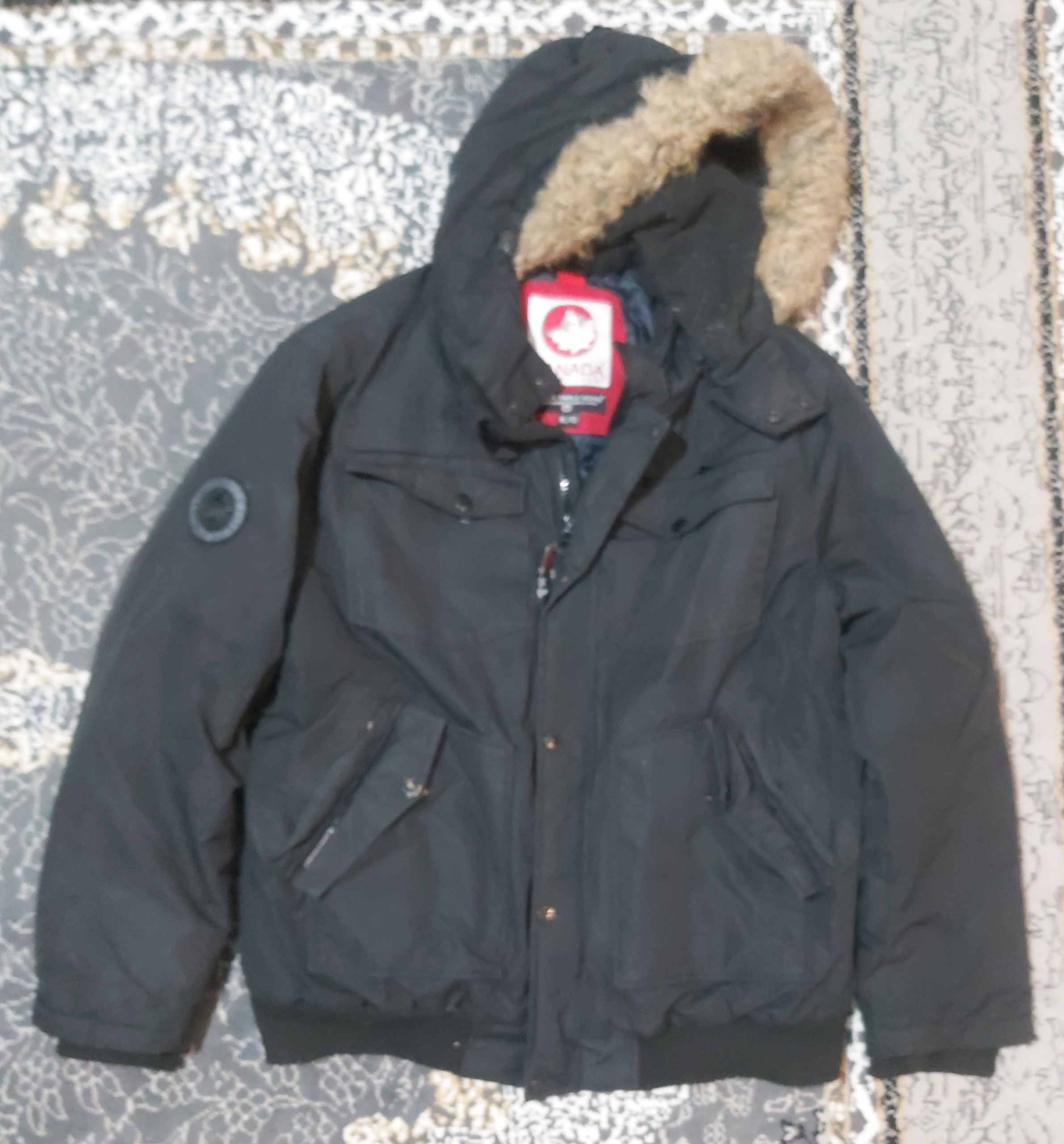 کاپشن Canadian Weather Gear