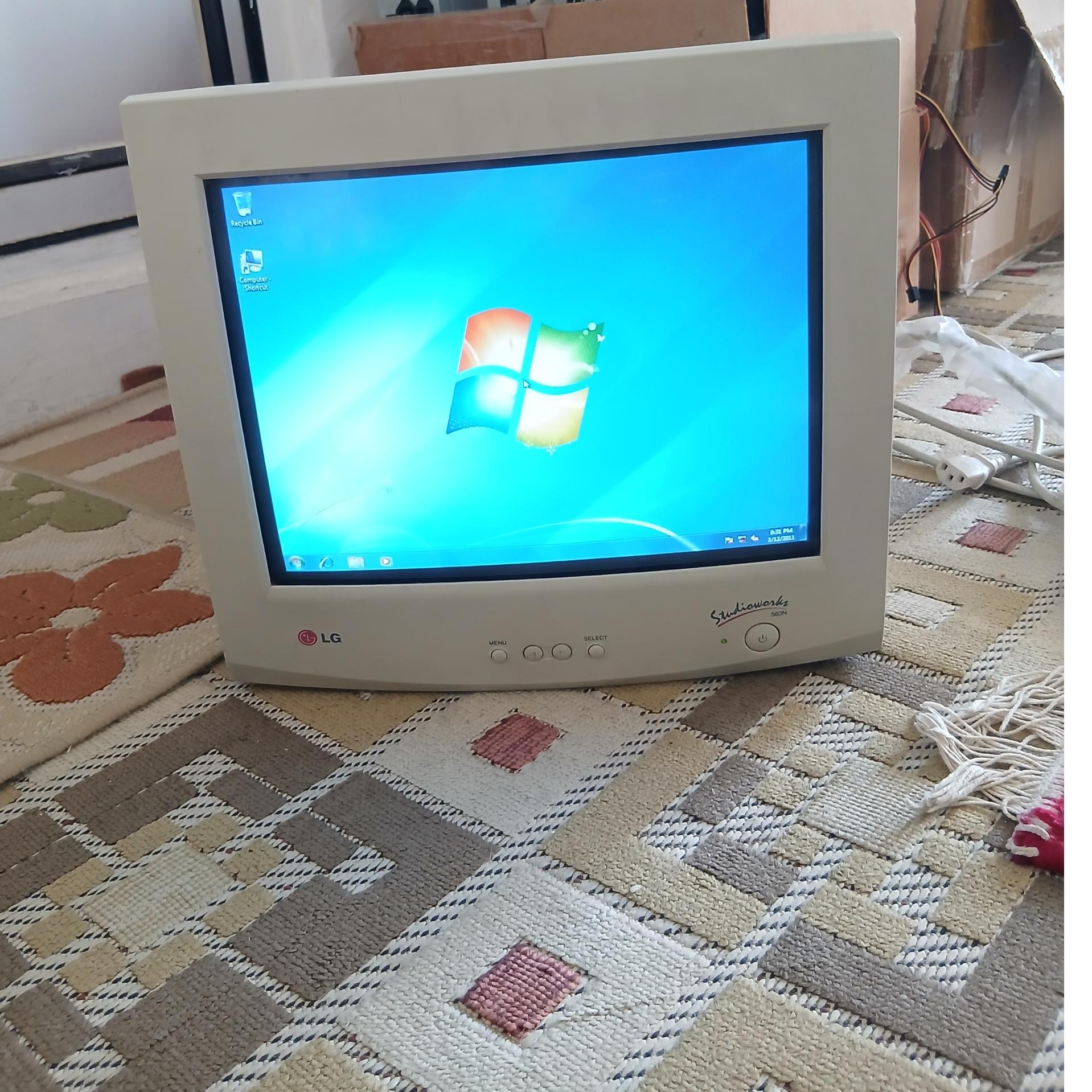مانیتور کلکسیونی 15 اینچ LG CRT